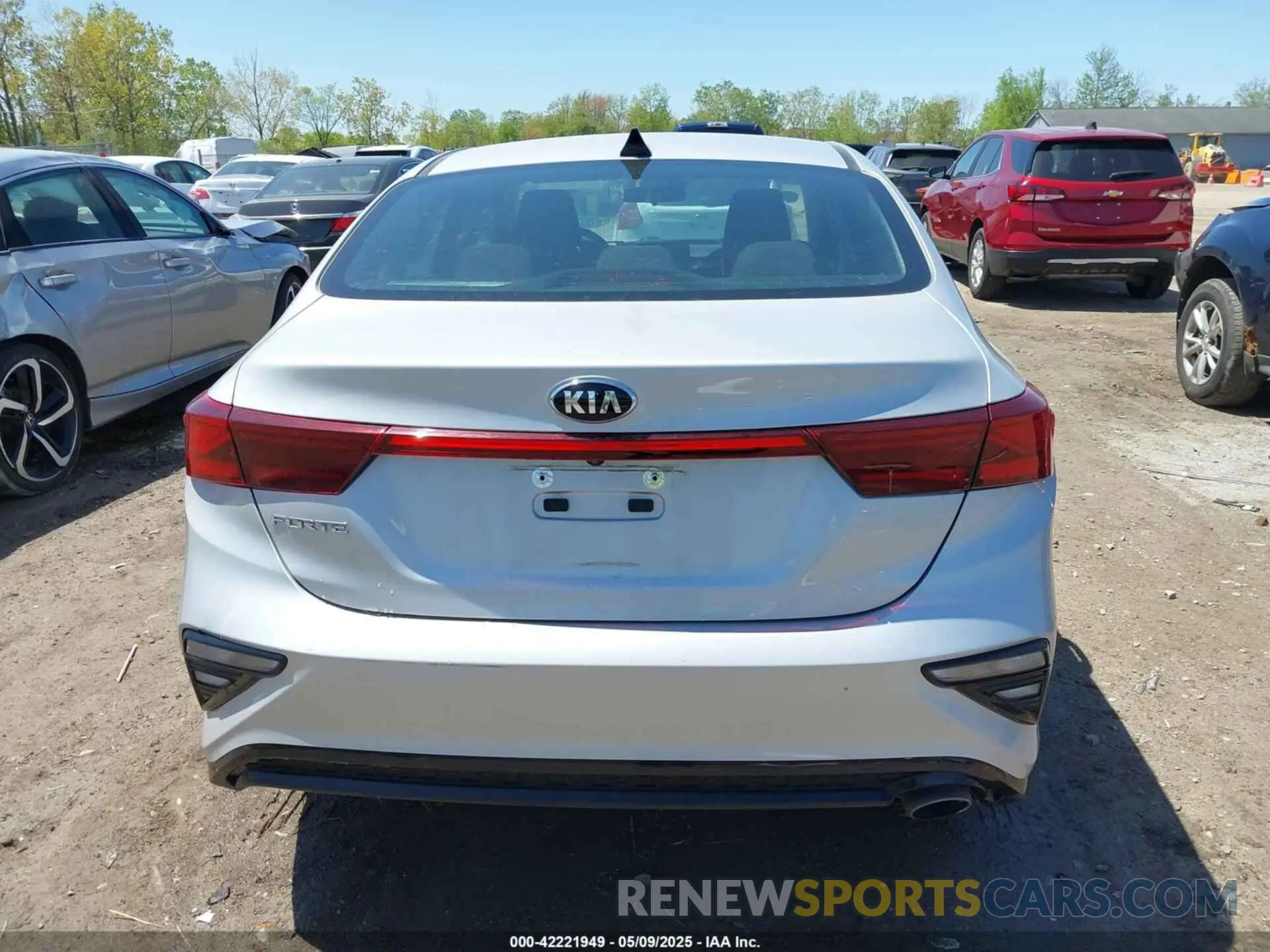 16 Photograph of a damaged car 3KPF24AD2LE253216 KIA FORTE 2020