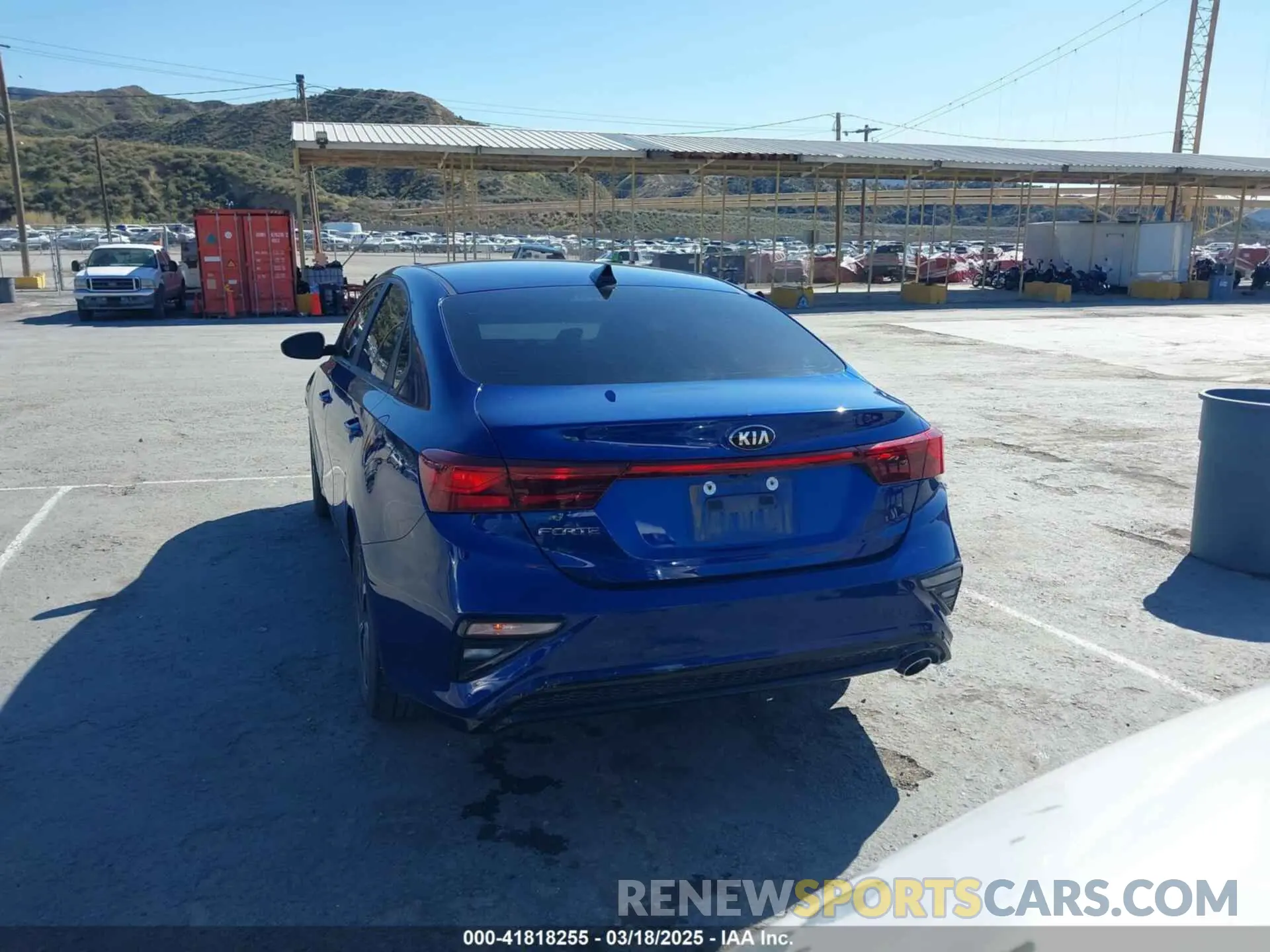 17 Photograph of a damaged car 3KPF24AD2LE258075 KIA FORTE 2020