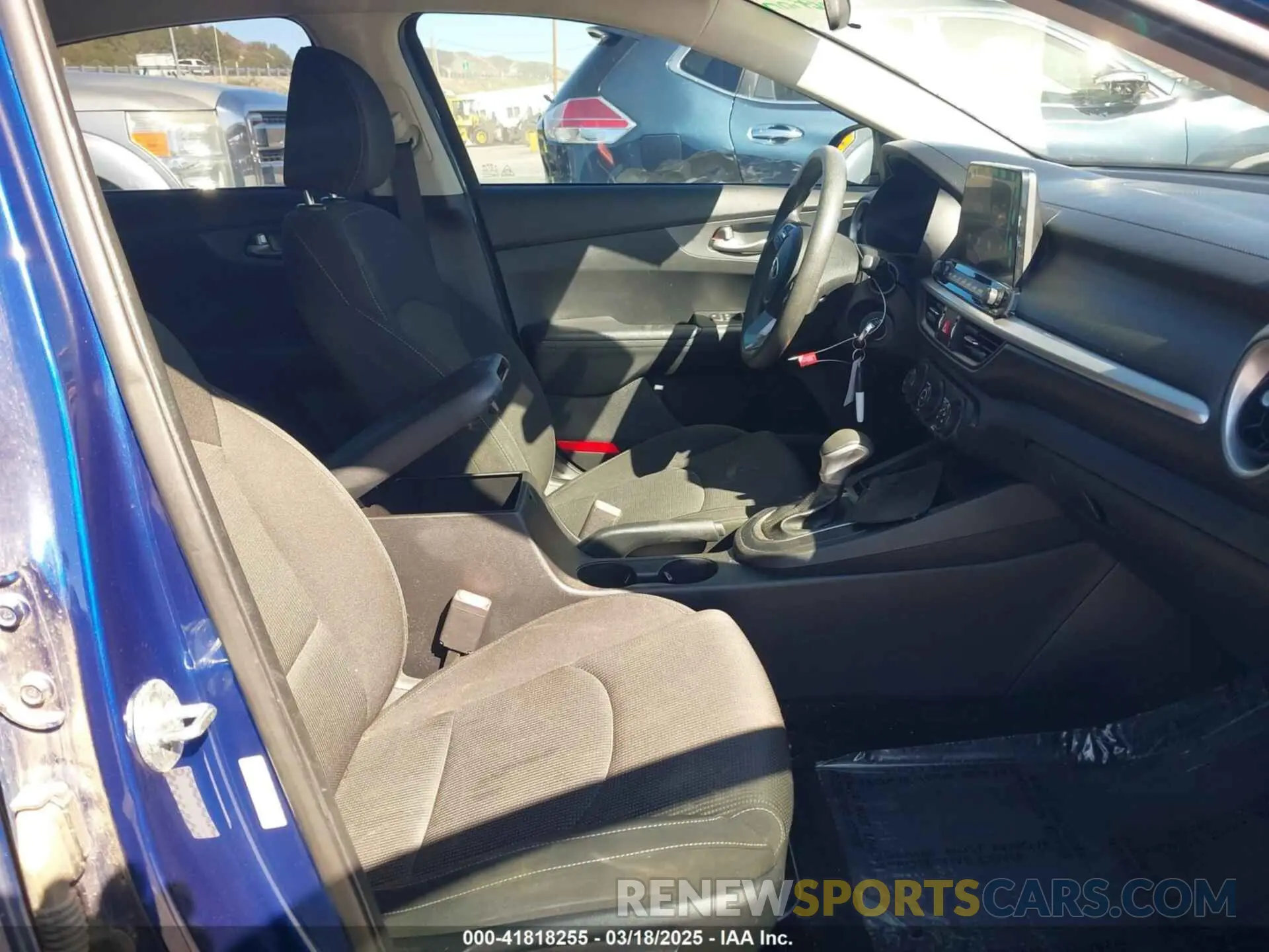 5 Photograph of a damaged car 3KPF24AD2LE258075 KIA FORTE 2020