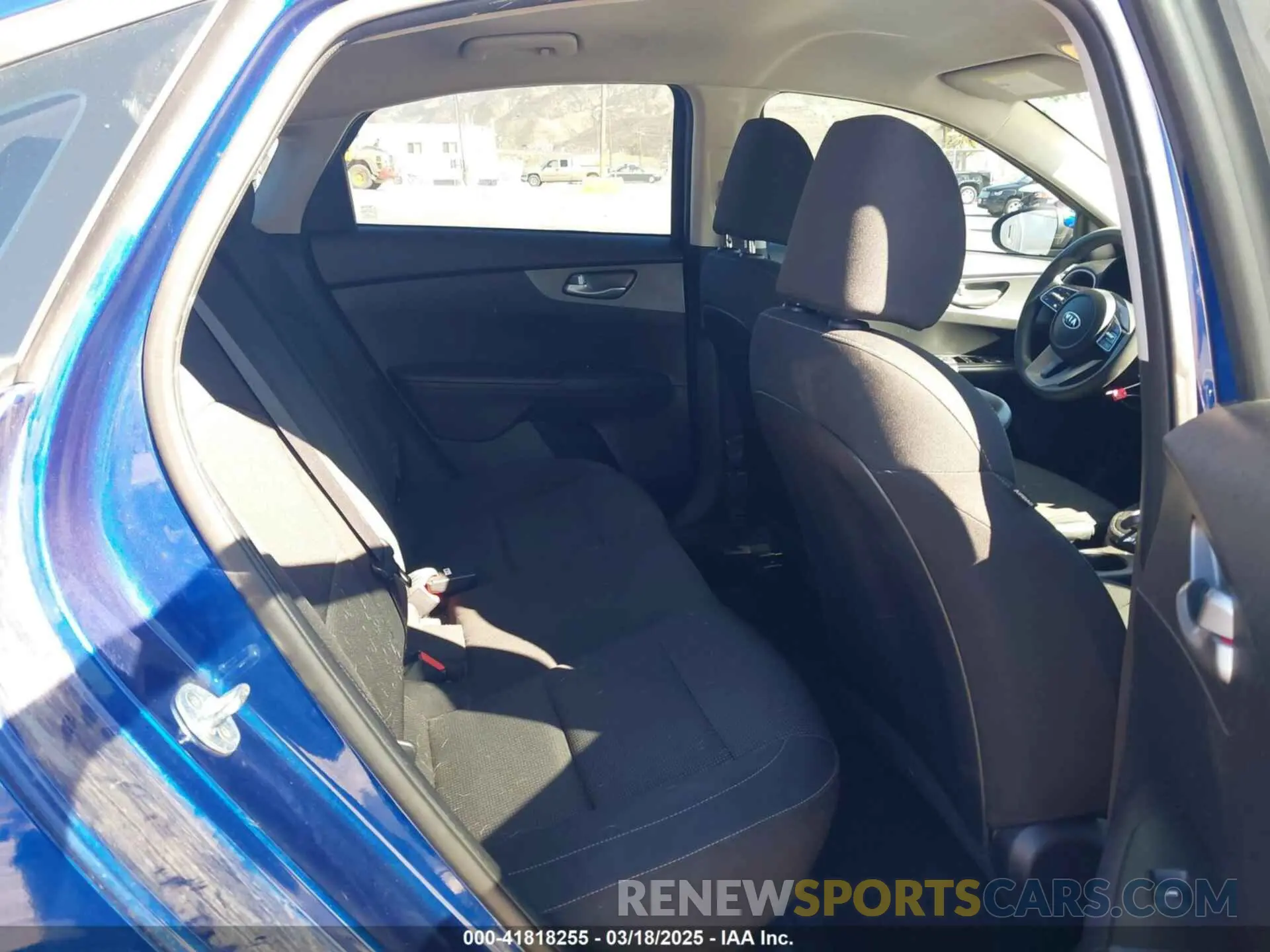 8 Photograph of a damaged car 3KPF24AD2LE258075 KIA FORTE 2020