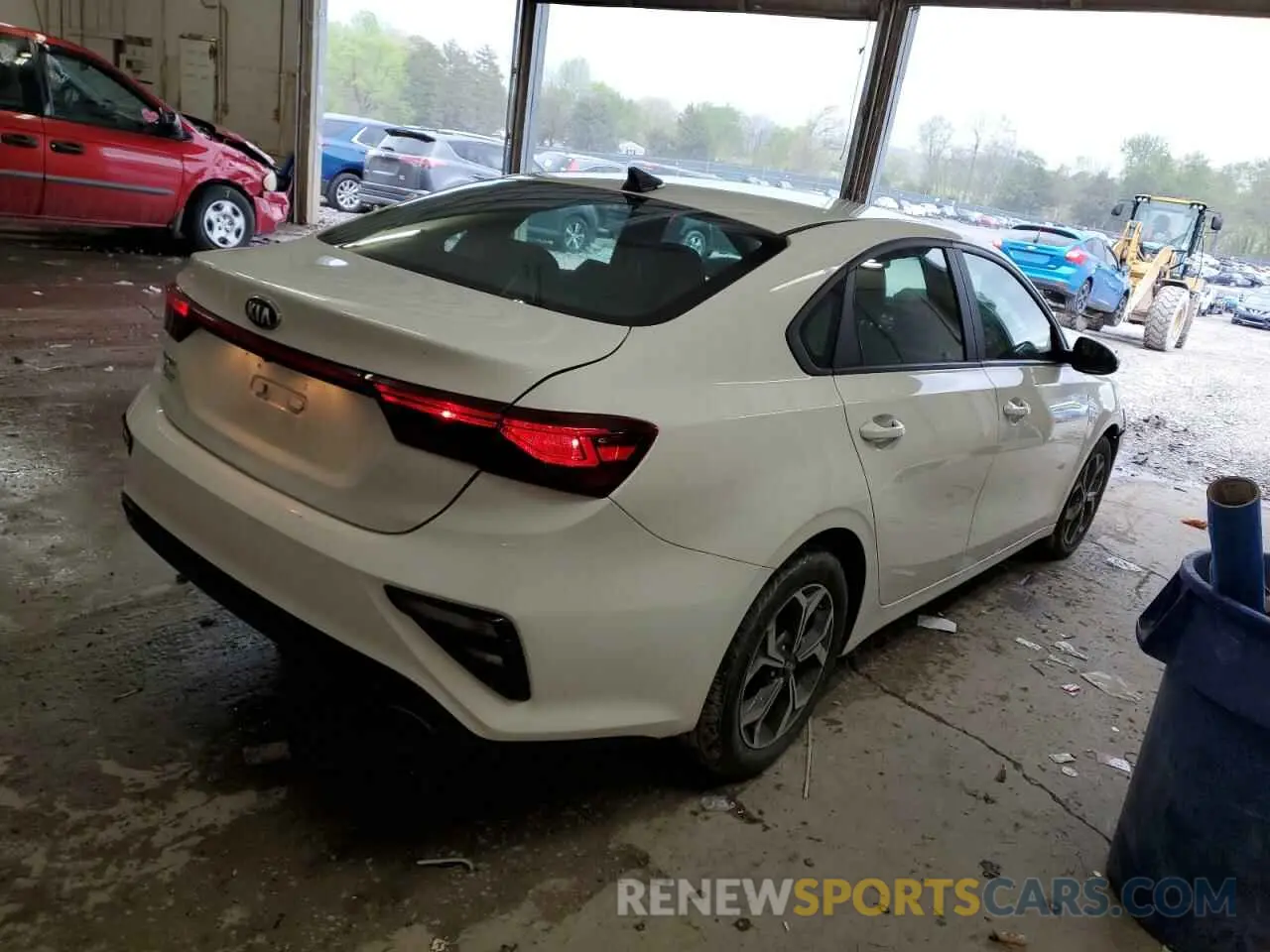 3 Photograph of a damaged car 3KPF24AD2LE261297 KIA FORTE 2020