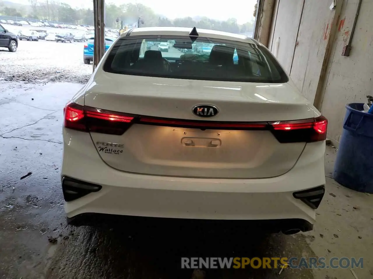 6 Photograph of a damaged car 3KPF24AD2LE261297 KIA FORTE 2020