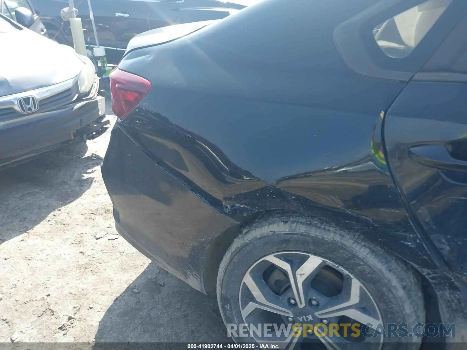 6 Photograph of a damaged car 3KPF24AD3LE142254 KIA FORTE 2020
