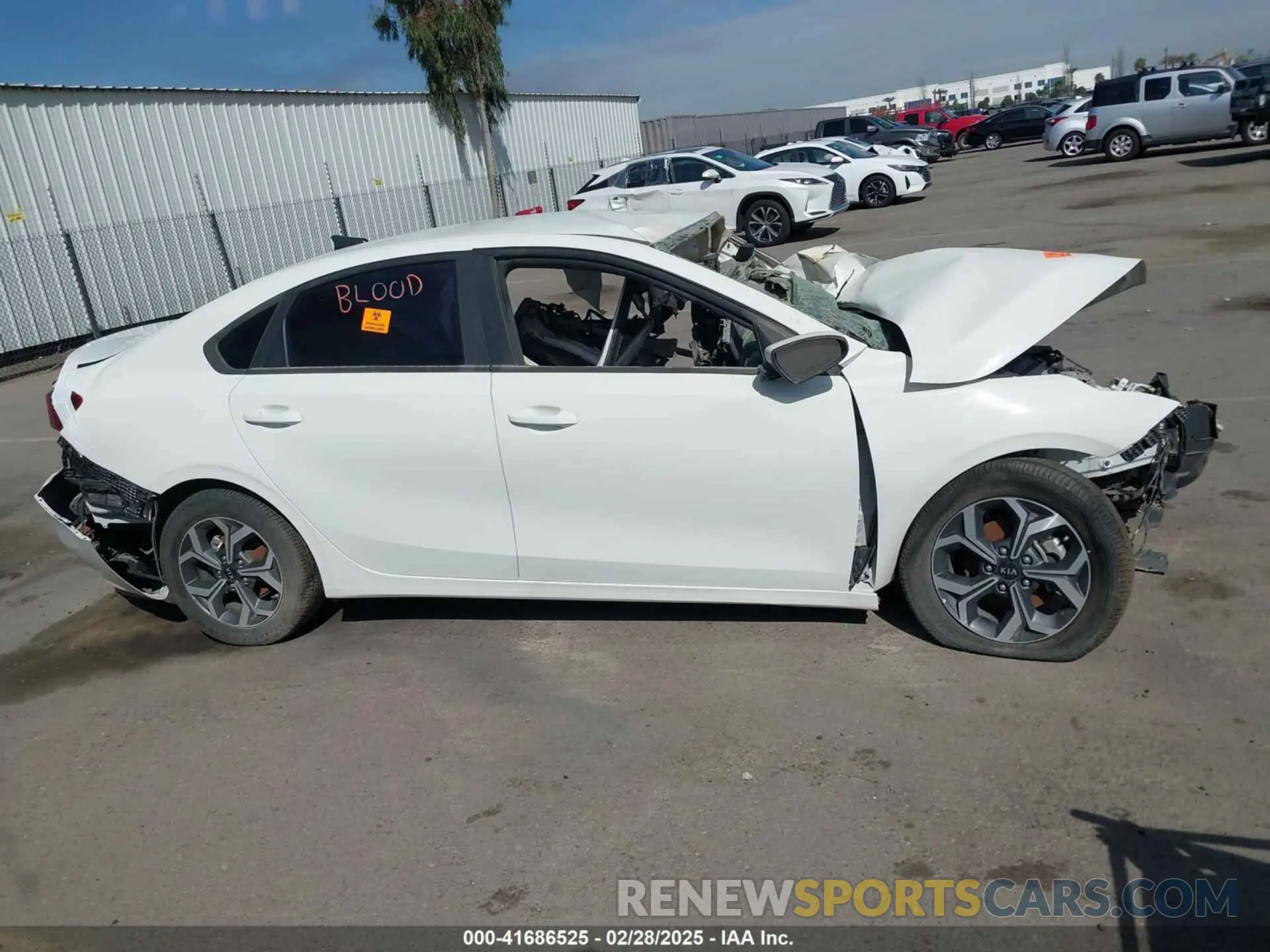 12 Photograph of a damaged car 3KPF24AD3LE143744 KIA FORTE 2020