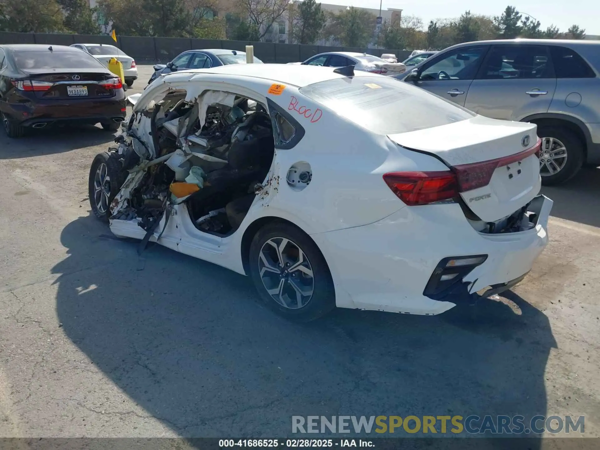 3 Photograph of a damaged car 3KPF24AD3LE143744 KIA FORTE 2020