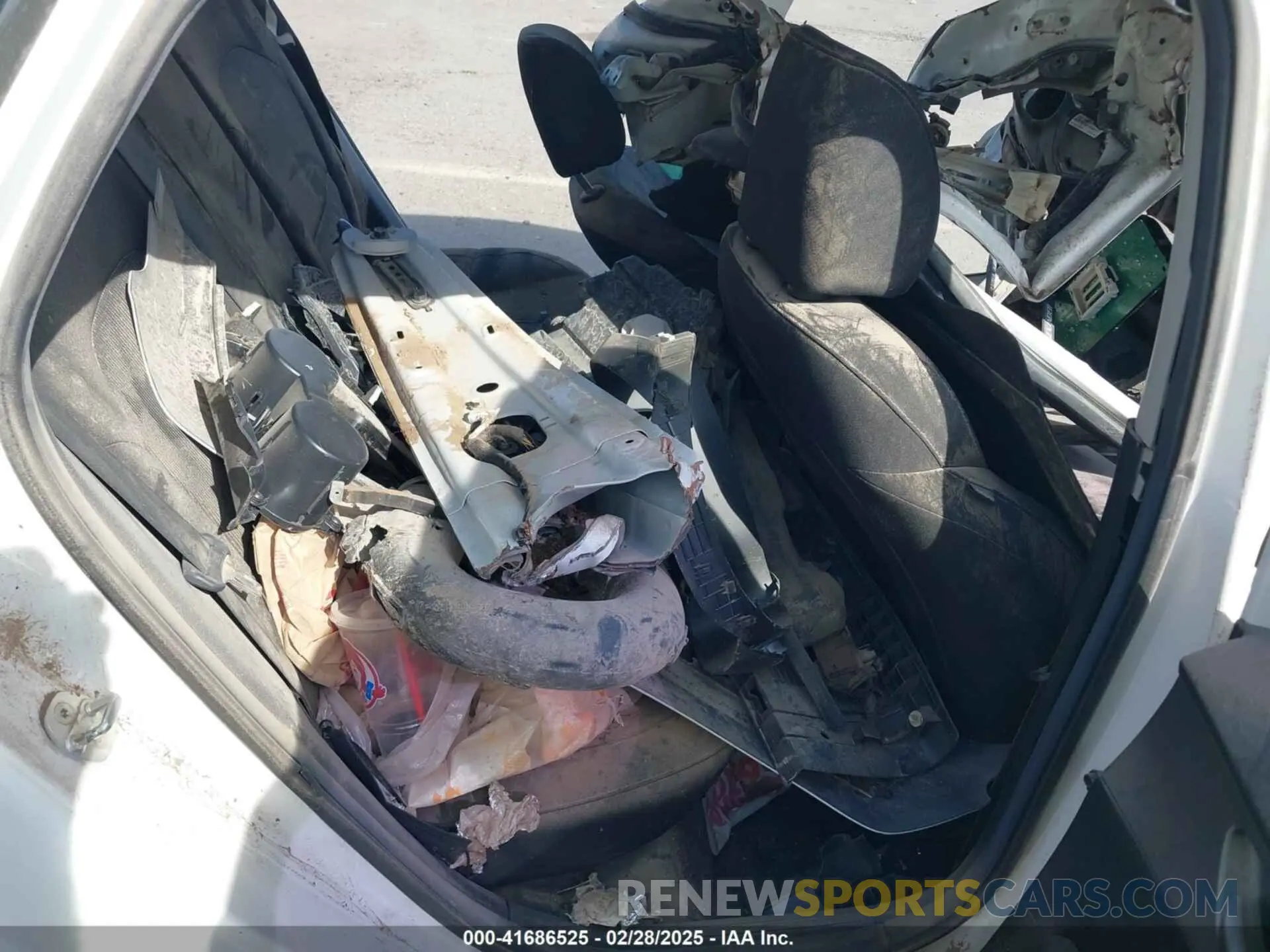 8 Photograph of a damaged car 3KPF24AD3LE143744 KIA FORTE 2020