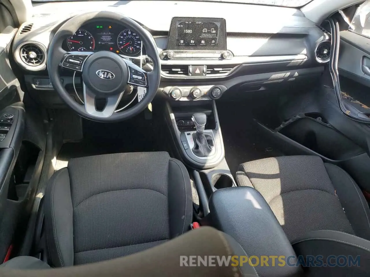 8 Photograph of a damaged car 3KPF24AD3LE147857 KIA FORTE 2020