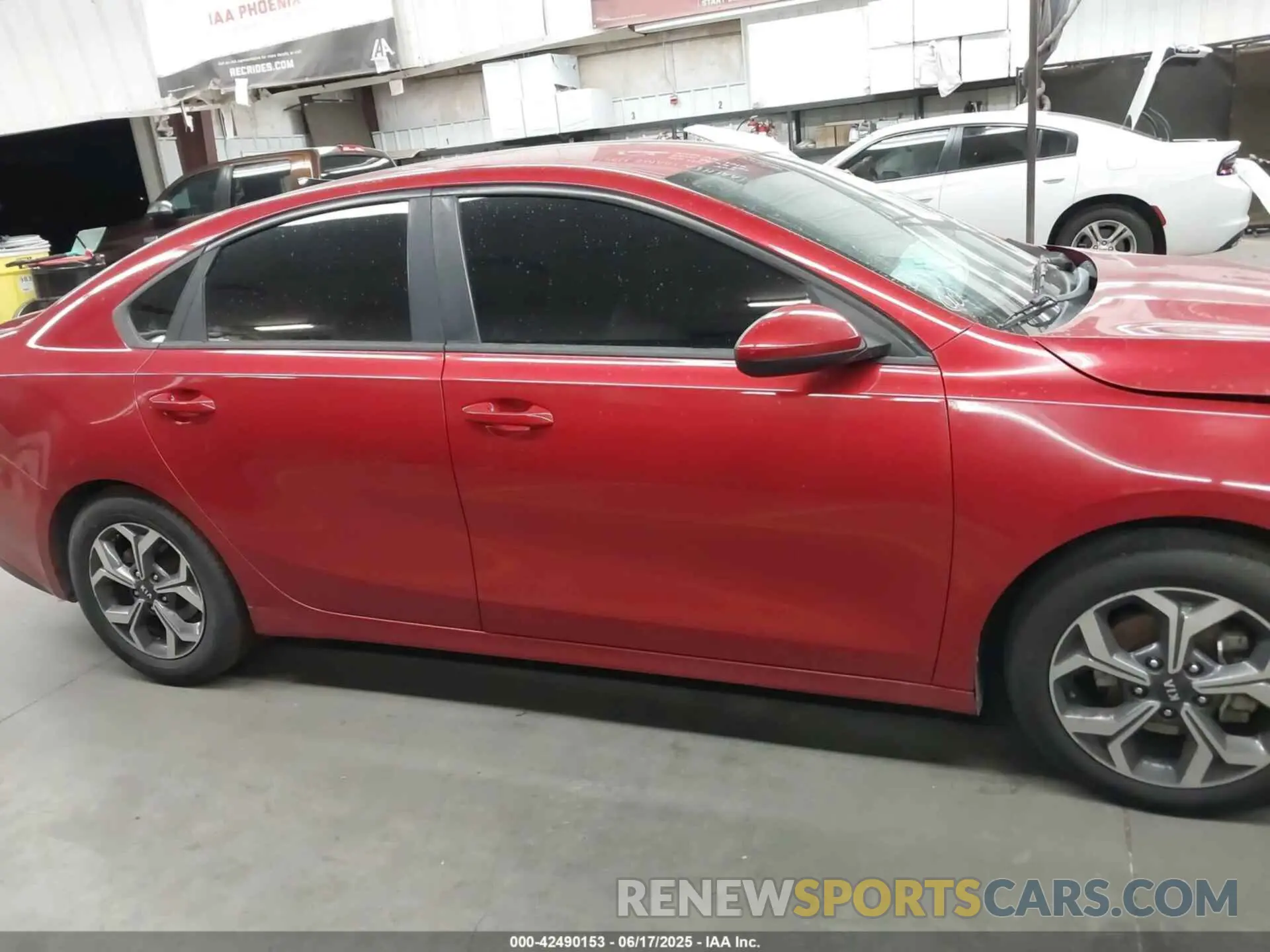 12 Photograph of a damaged car 3KPF24AD3LE150175 KIA FORTE 2020