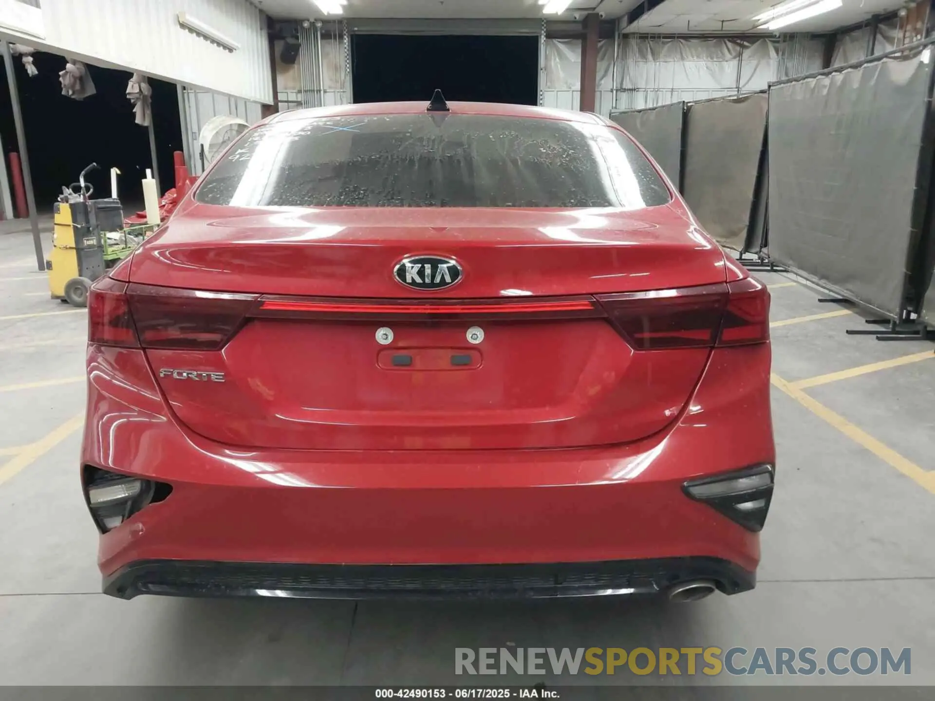 15 Photograph of a damaged car 3KPF24AD3LE150175 KIA FORTE 2020