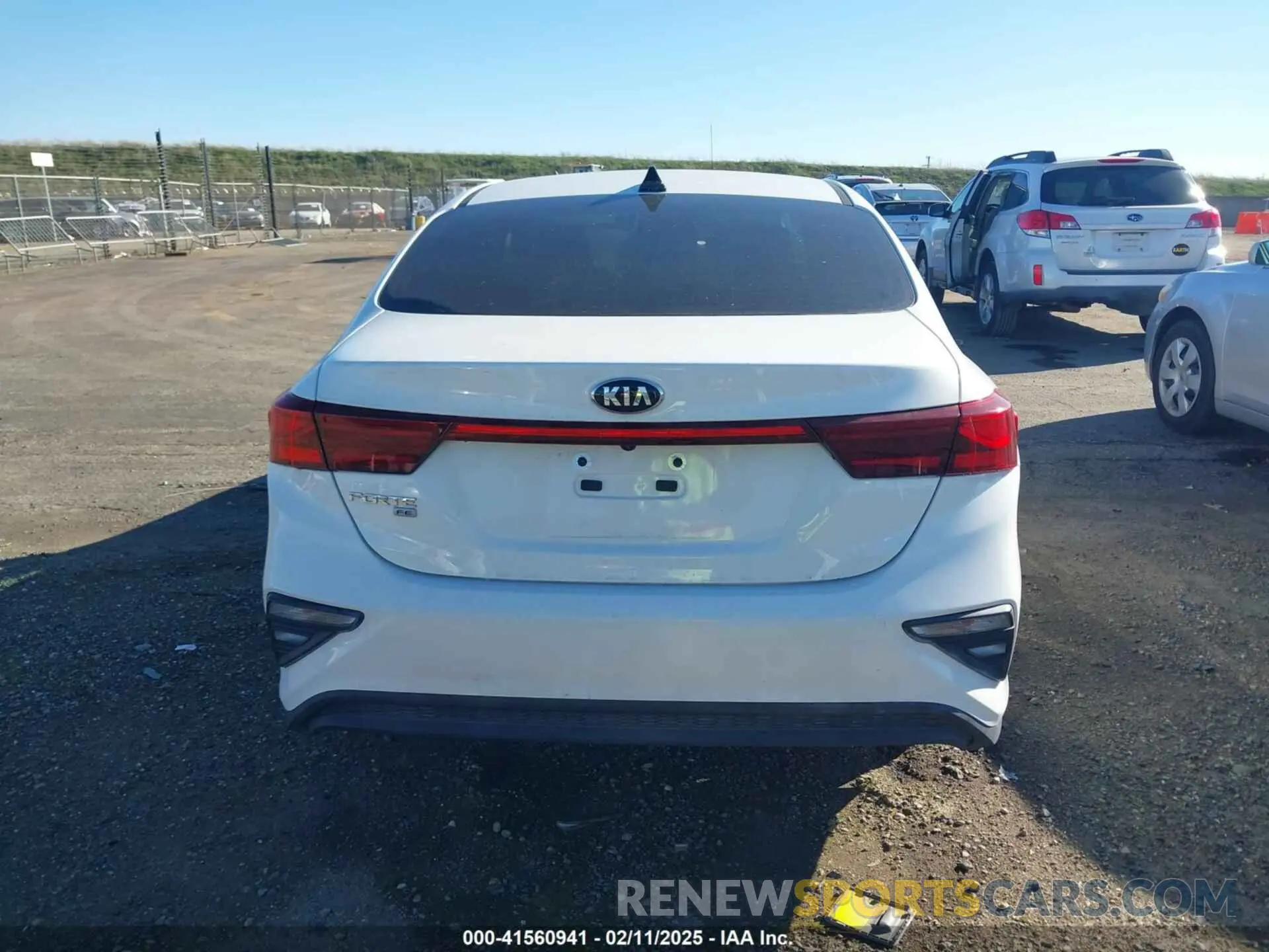 15 Photograph of a damaged car 3KPF24AD3LE159555 KIA FORTE 2020