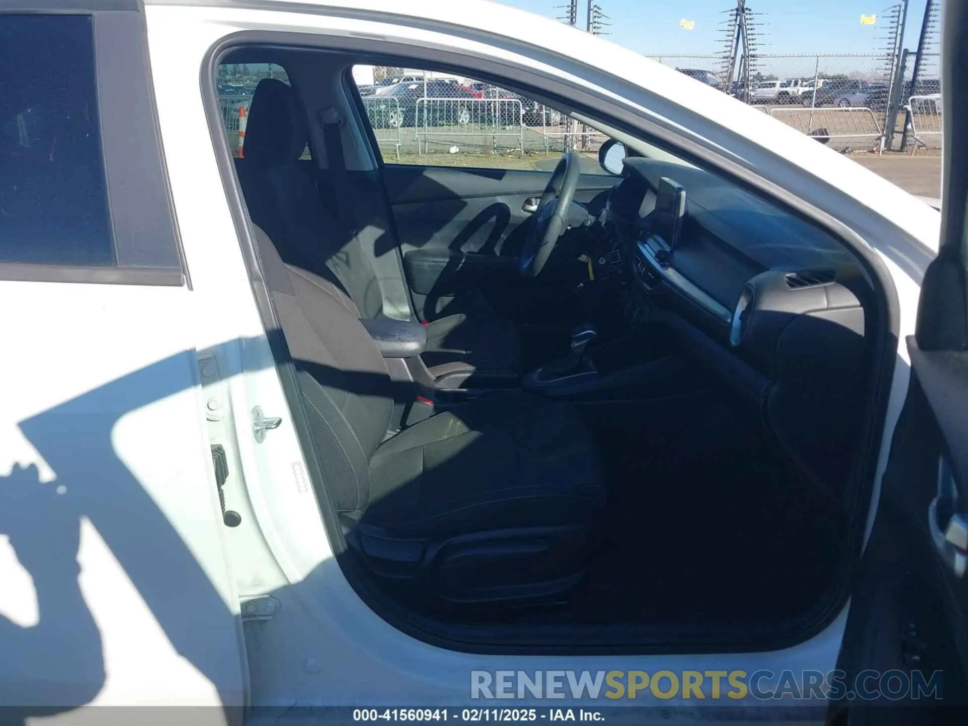 5 Photograph of a damaged car 3KPF24AD3LE159555 KIA FORTE 2020