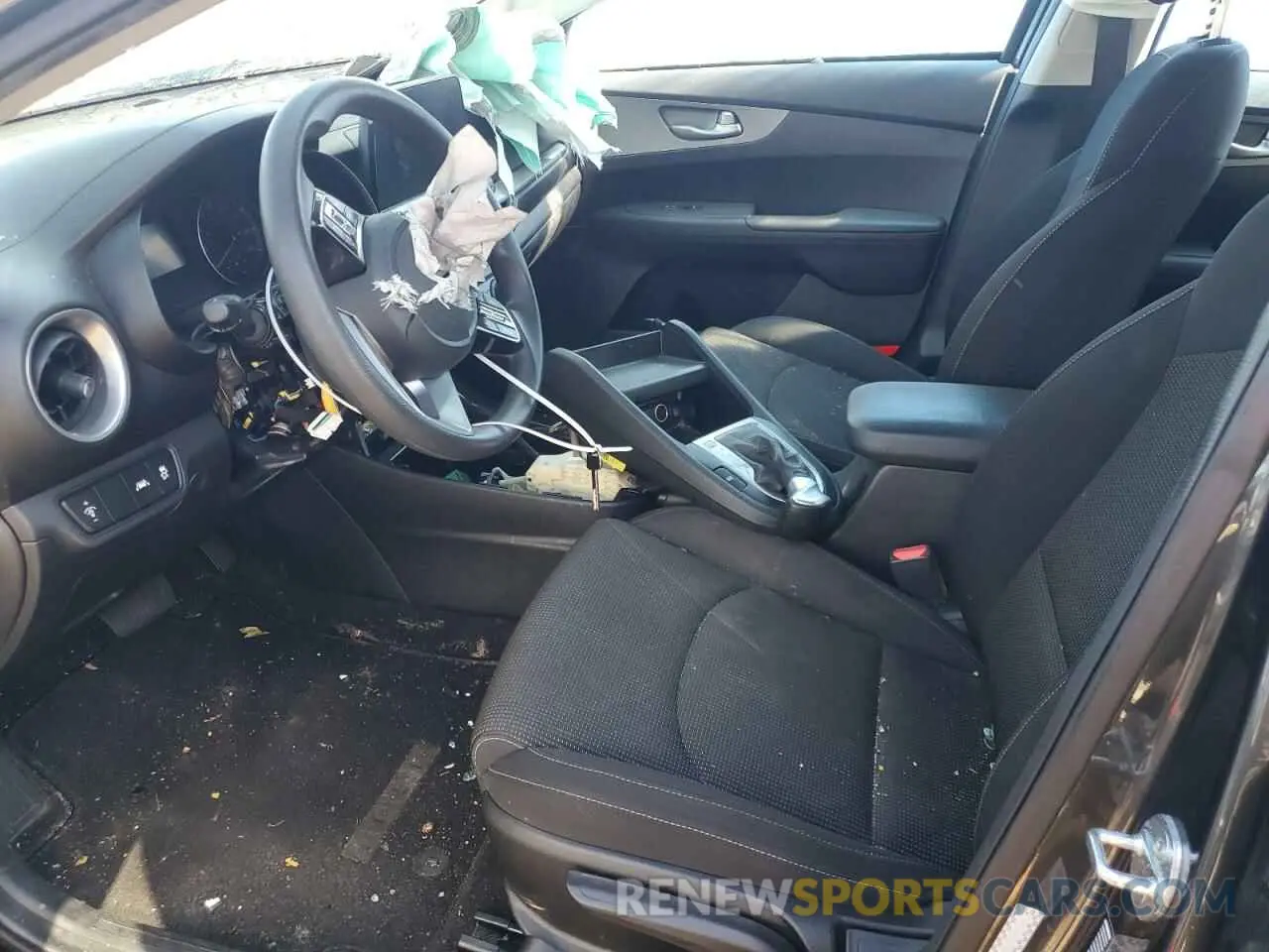 7 Photograph of a damaged car 3KPF24AD3LE162228 KIA FORTE 2020