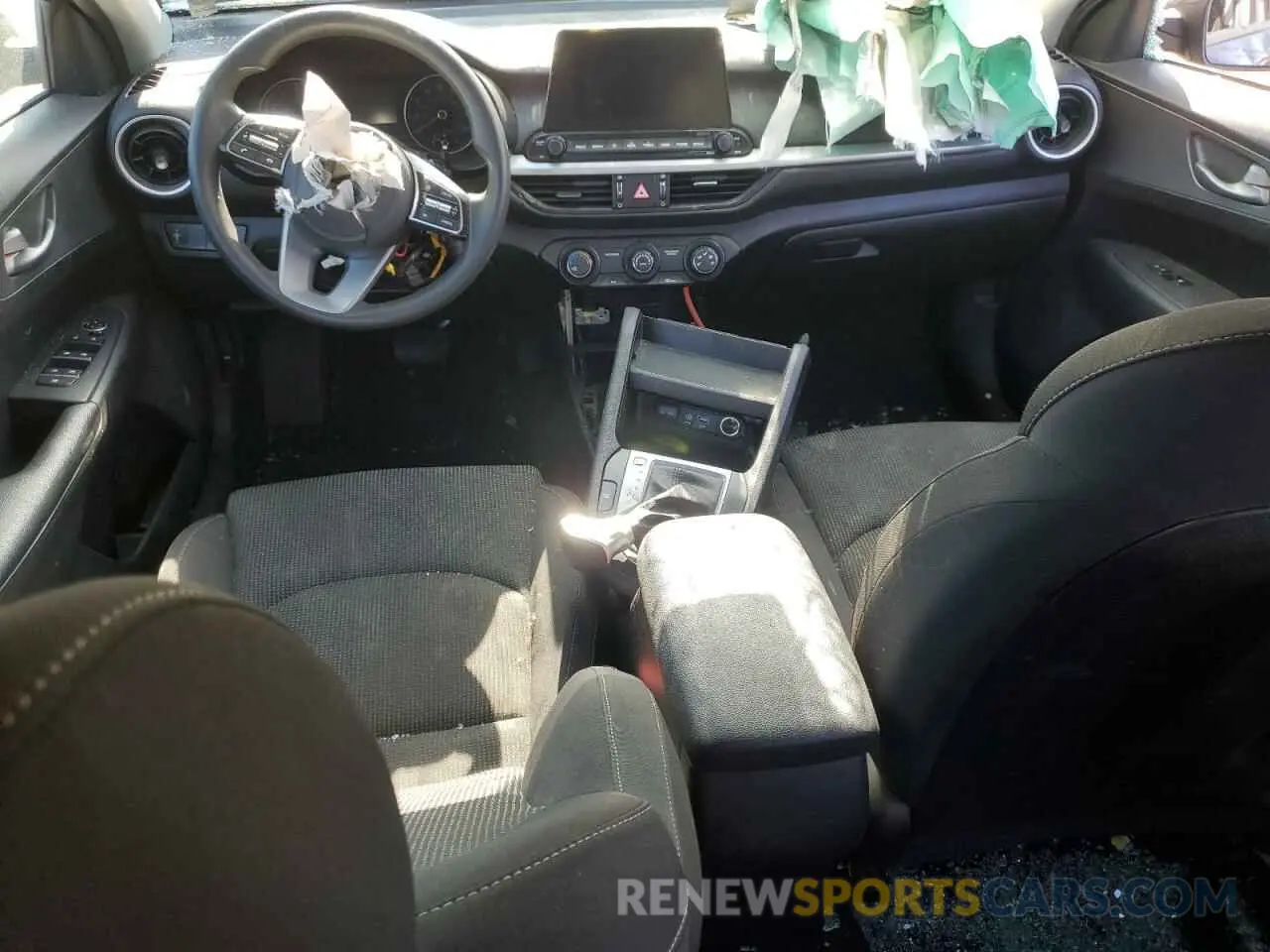 8 Photograph of a damaged car 3KPF24AD3LE162228 KIA FORTE 2020