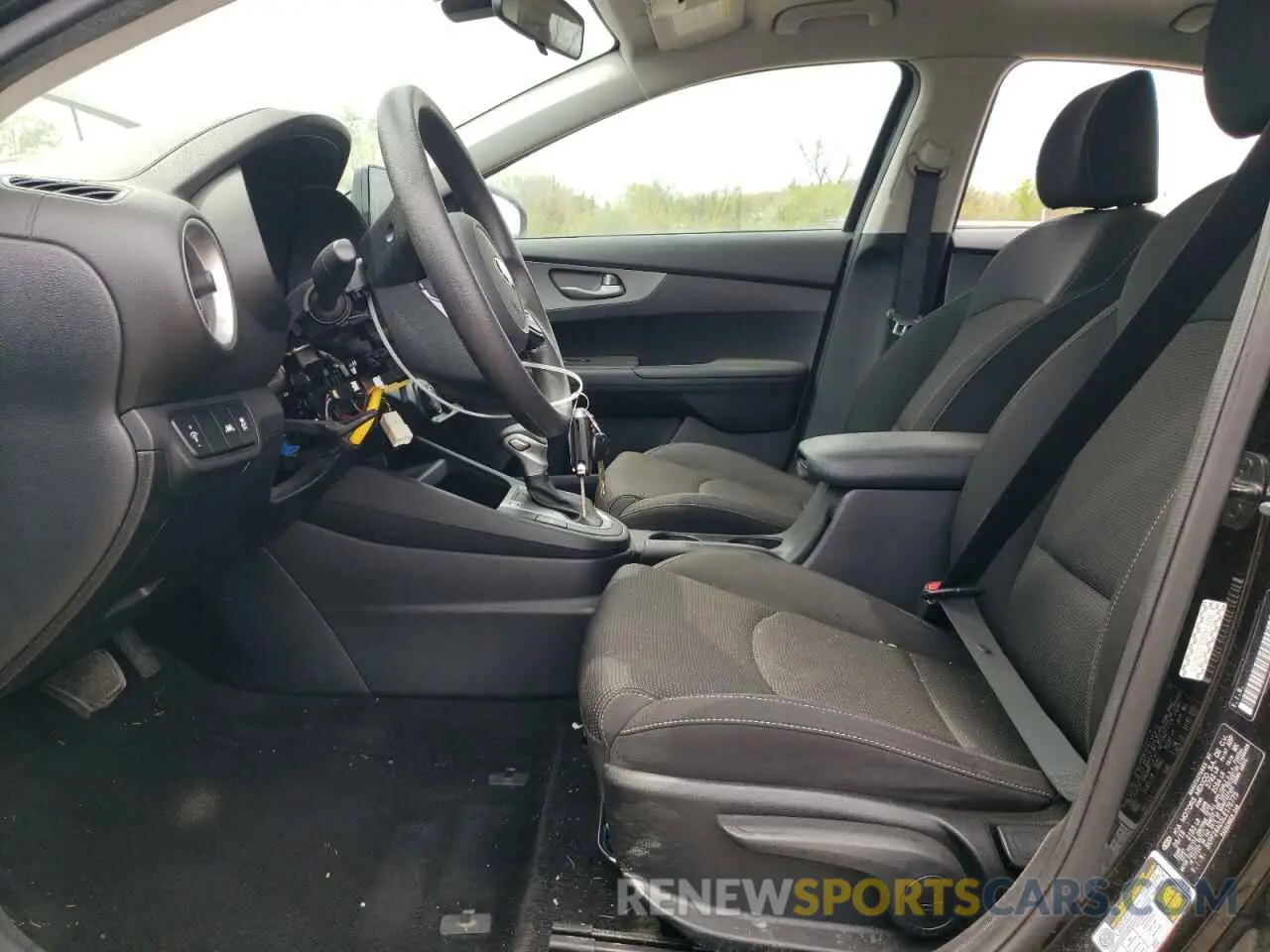 7 Photograph of a damaged car 3KPF24AD3LE176775 KIA FORTE 2020