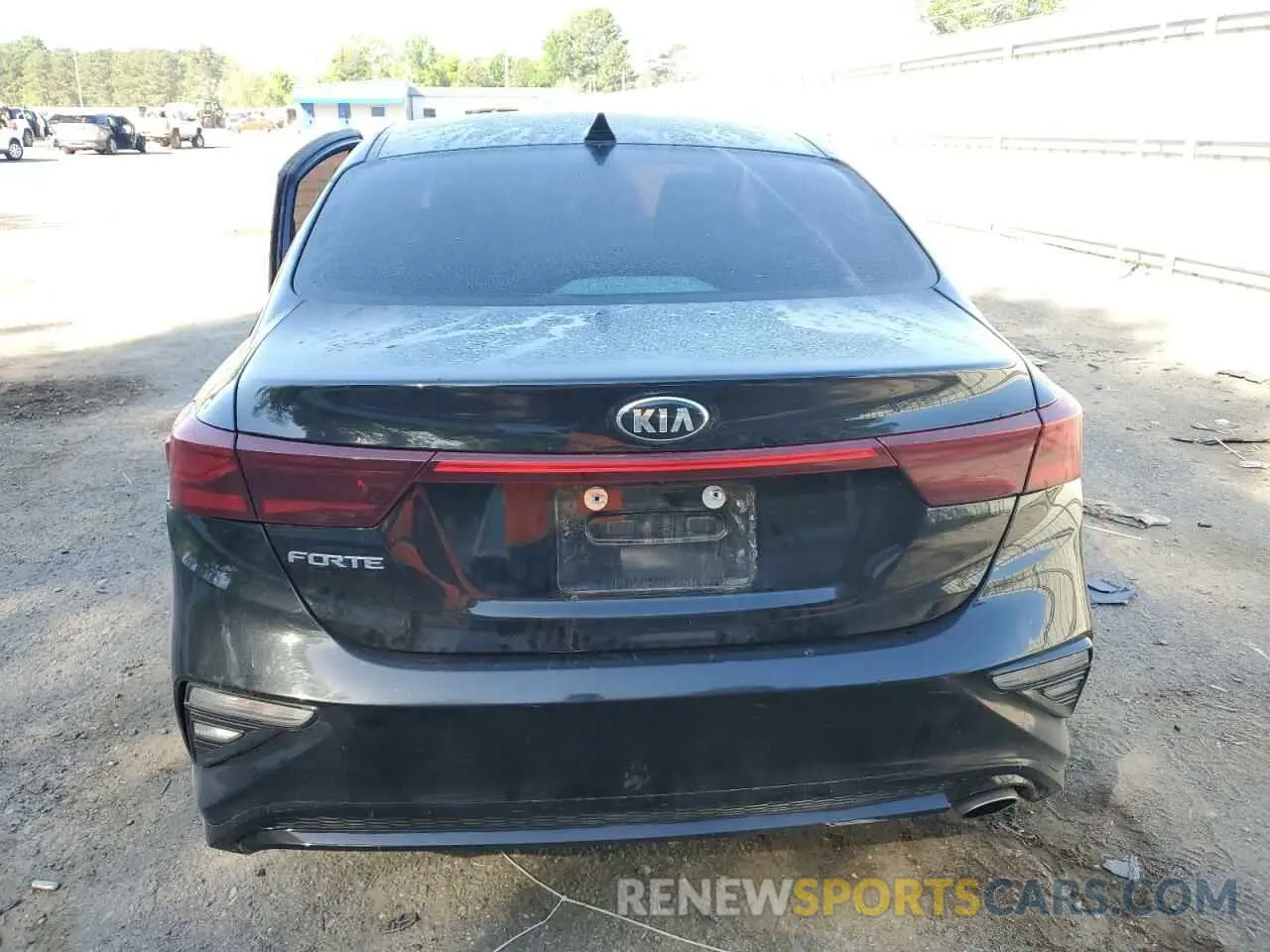6 Photograph of a damaged car 3KPF24AD3LE176887 KIA FORTE 2020