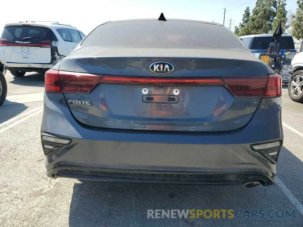 6 Photograph of a damaged car 3KPF24AD3LE179949 KIA FORTE 2020