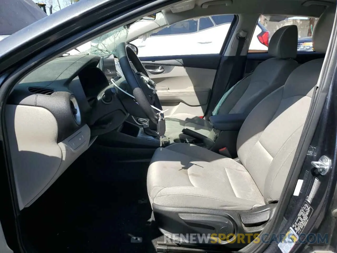 7 Photograph of a damaged car 3KPF24AD3LE179949 KIA FORTE 2020