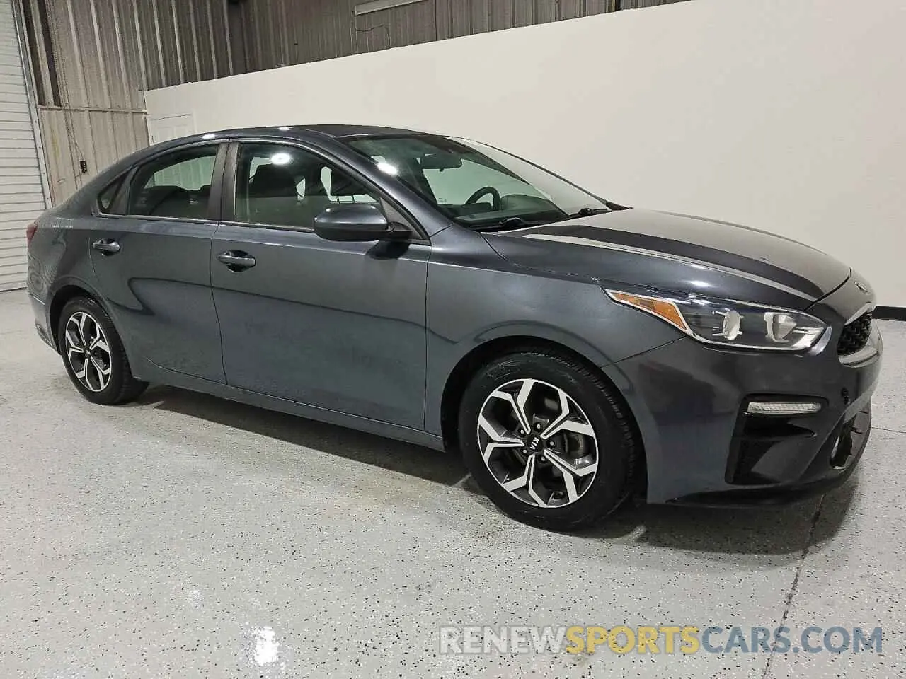 4 Photograph of a damaged car 3KPF24AD3LE192233 KIA FORTE 2020