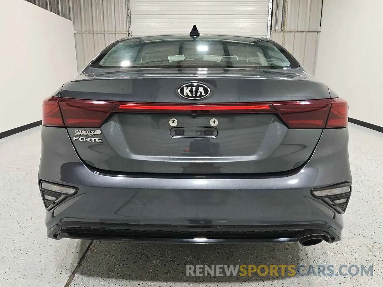 6 Photograph of a damaged car 3KPF24AD3LE192233 KIA FORTE 2020