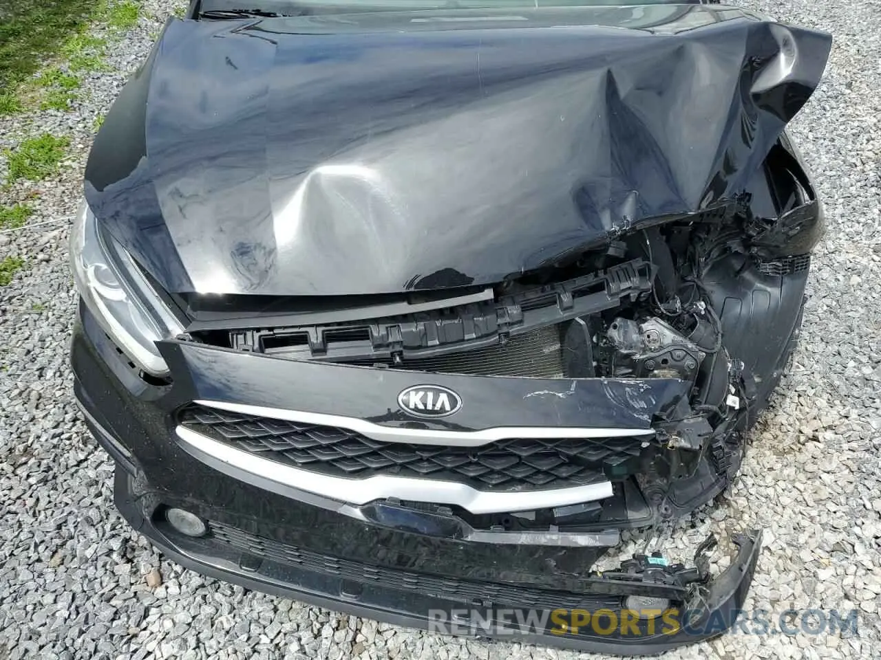 11 Photograph of a damaged car 3KPF24AD3LE195763 KIA FORTE 2020