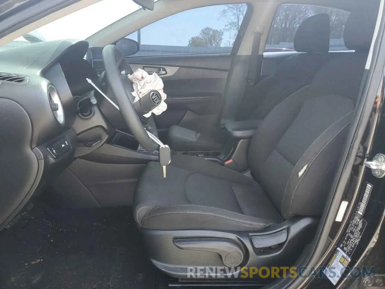 7 Photograph of a damaged car 3KPF24AD3LE205076 KIA FORTE 2020