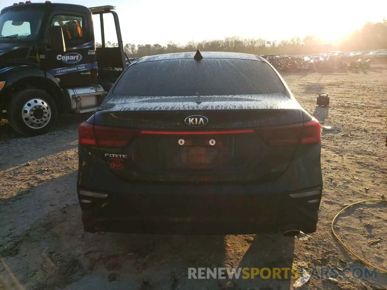 6 Photograph of a damaged car 3KPF24AD3LE205515 KIA FORTE 2020
