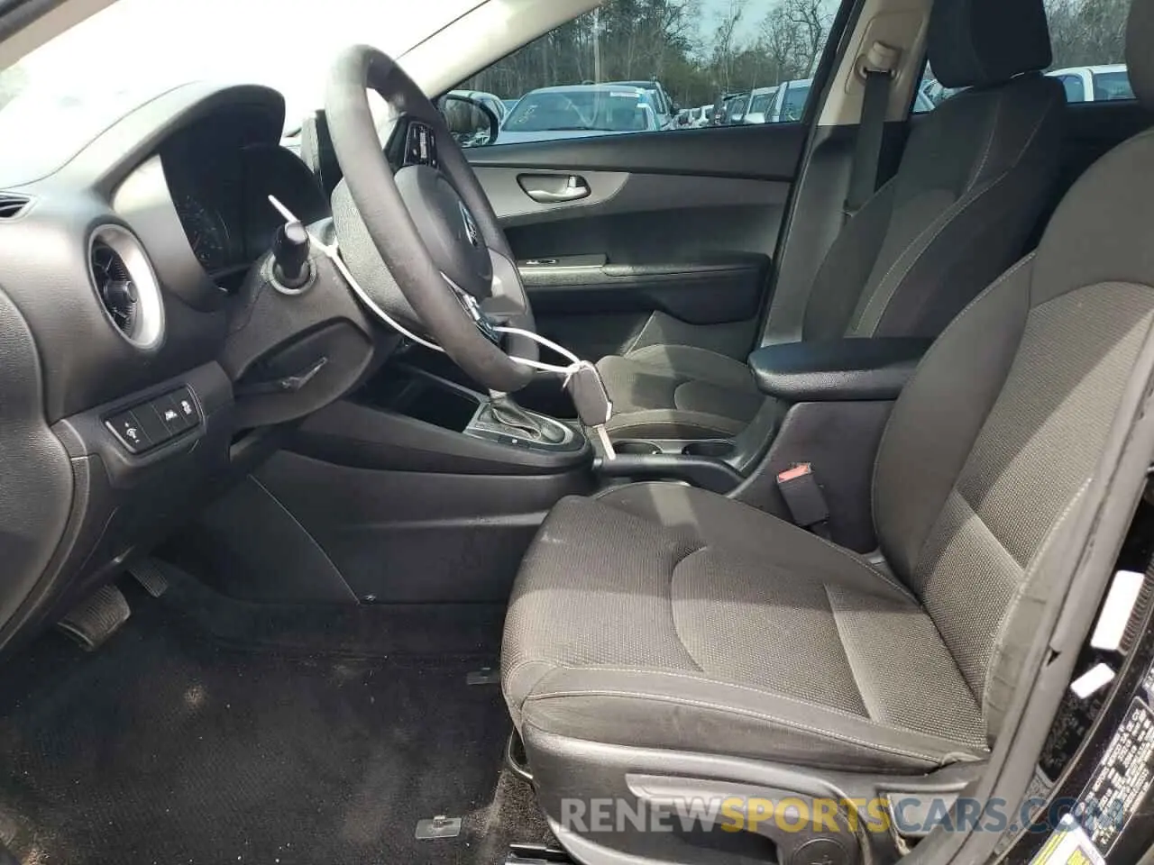 7 Photograph of a damaged car 3KPF24AD3LE205515 KIA FORTE 2020