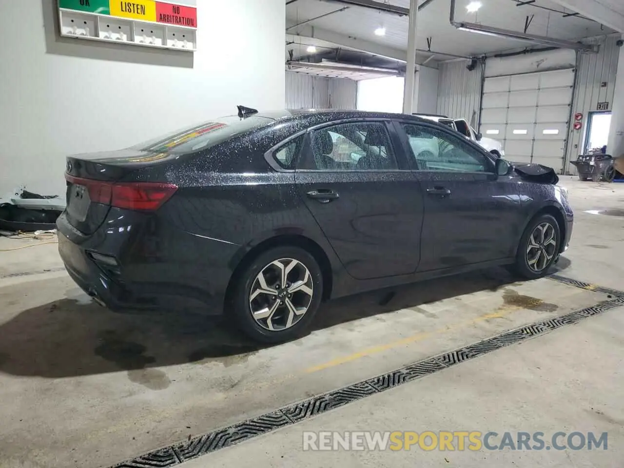 3 Photograph of a damaged car 3KPF24AD3LE206096 KIA FORTE 2020