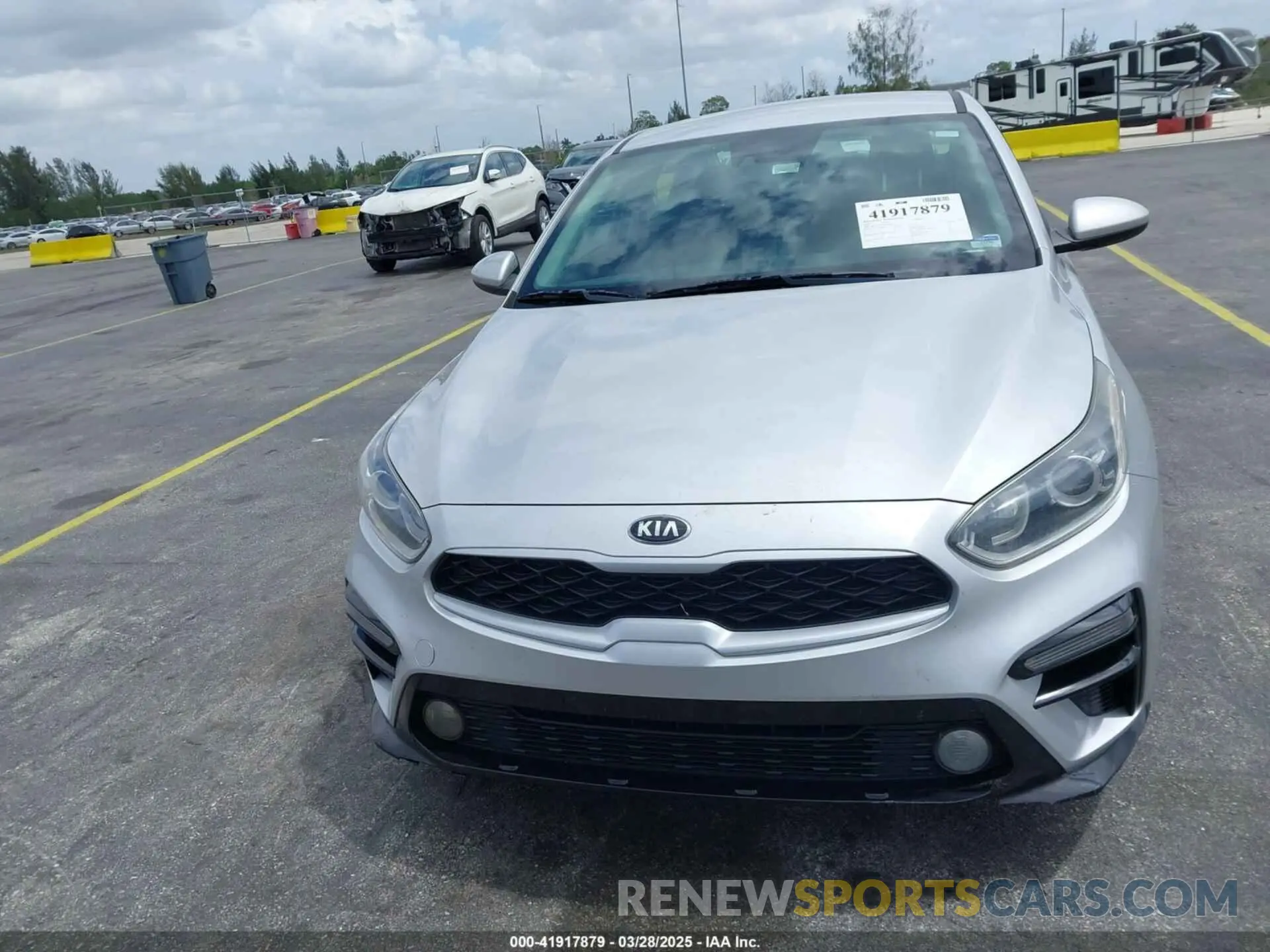12 Photograph of a damaged car 3KPF24AD3LE213260 KIA FORTE 2020