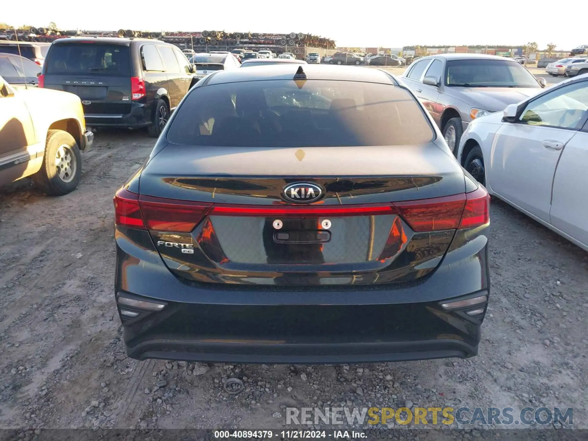 15 Photograph of a damaged car 3KPF24AD3LE221732 KIA FORTE 2020