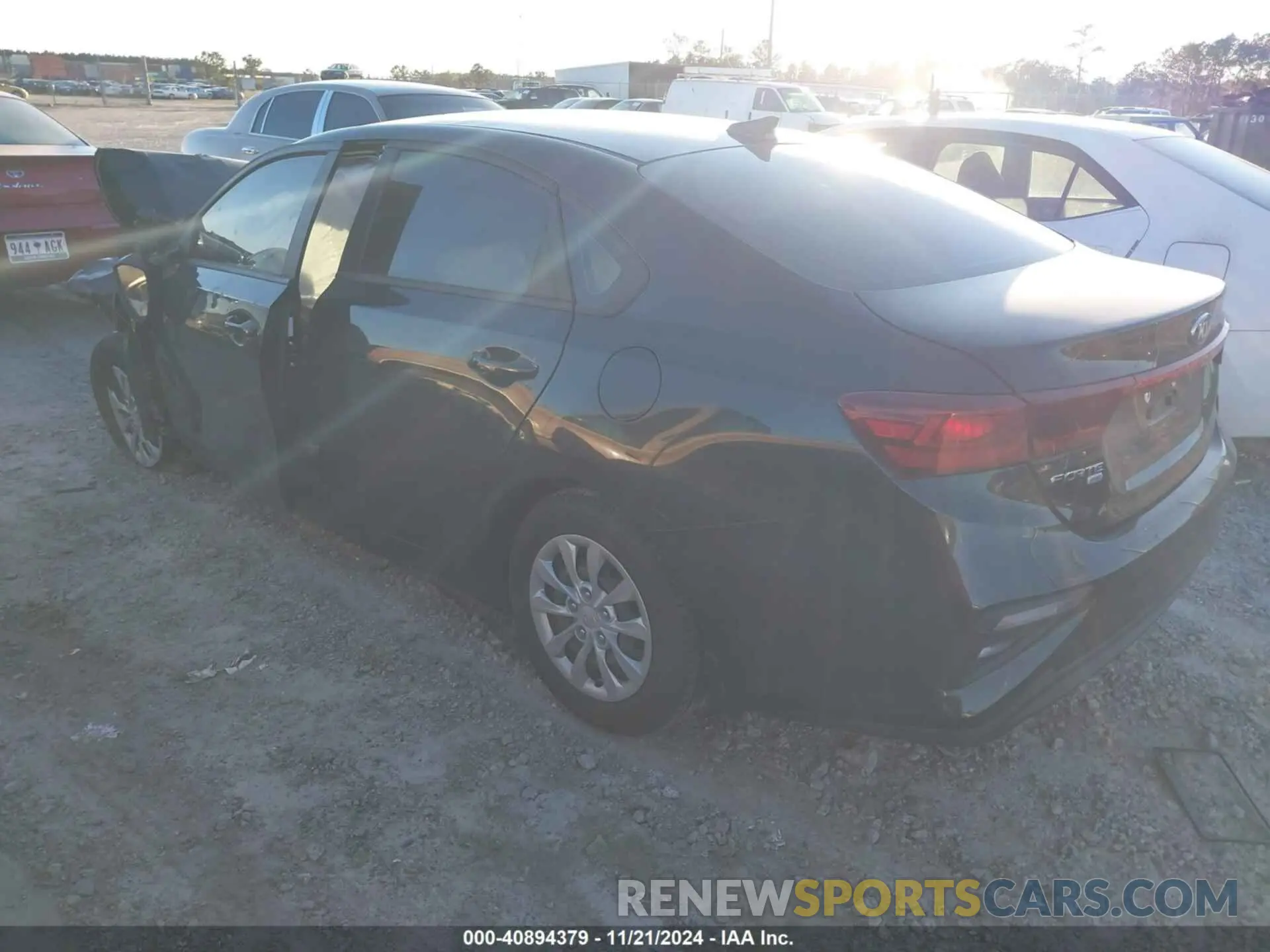 3 Photograph of a damaged car 3KPF24AD3LE221732 KIA FORTE 2020