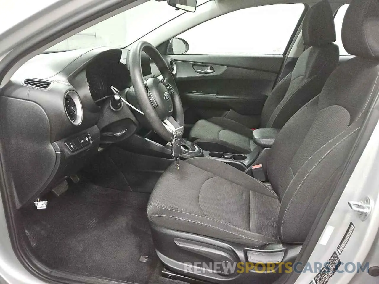7 Photograph of a damaged car 3KPF24AD3LE223545 KIA FORTE 2020