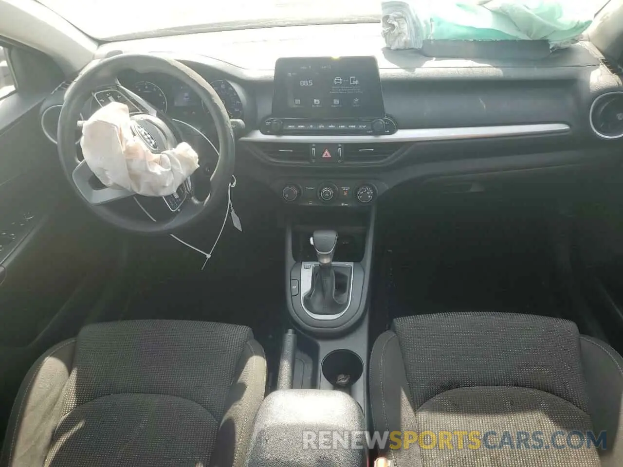 8 Photograph of a damaged car 3KPF24AD3LE224078 KIA FORTE 2020