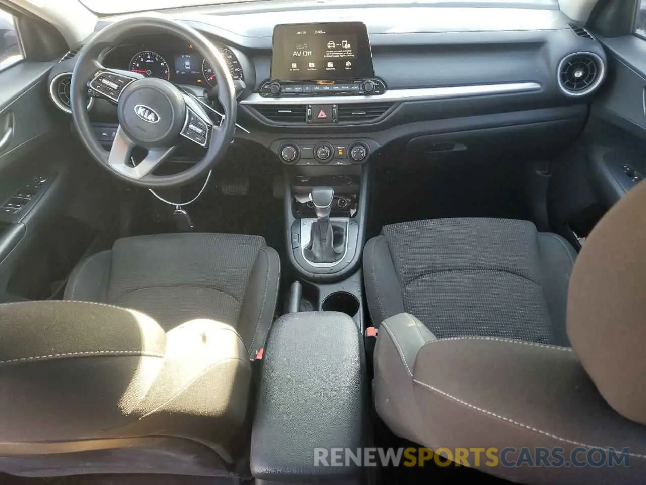 8 Photograph of a damaged car 3KPF24AD3LE225473 KIA FORTE 2020