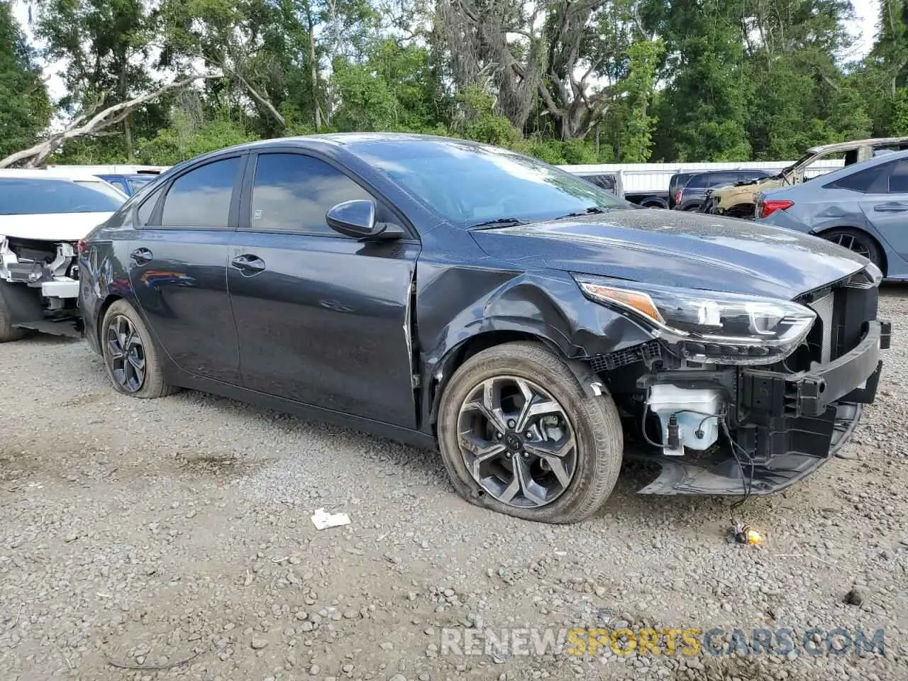 4 Photograph of a damaged car 3KPF24AD3LE231158 KIA FORTE 2020