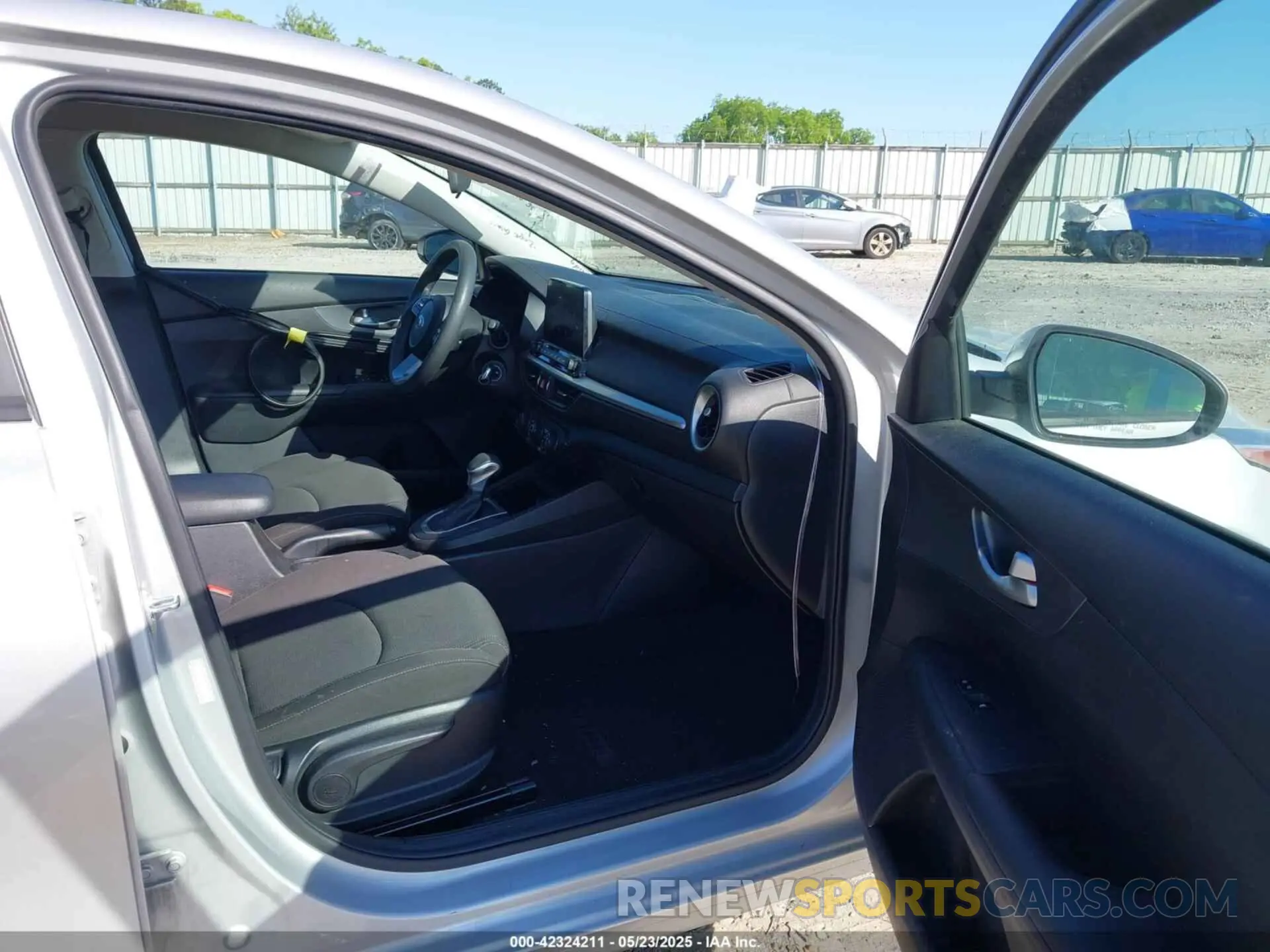 5 Photograph of a damaged car 3KPF24AD3LE234805 KIA FORTE 2020