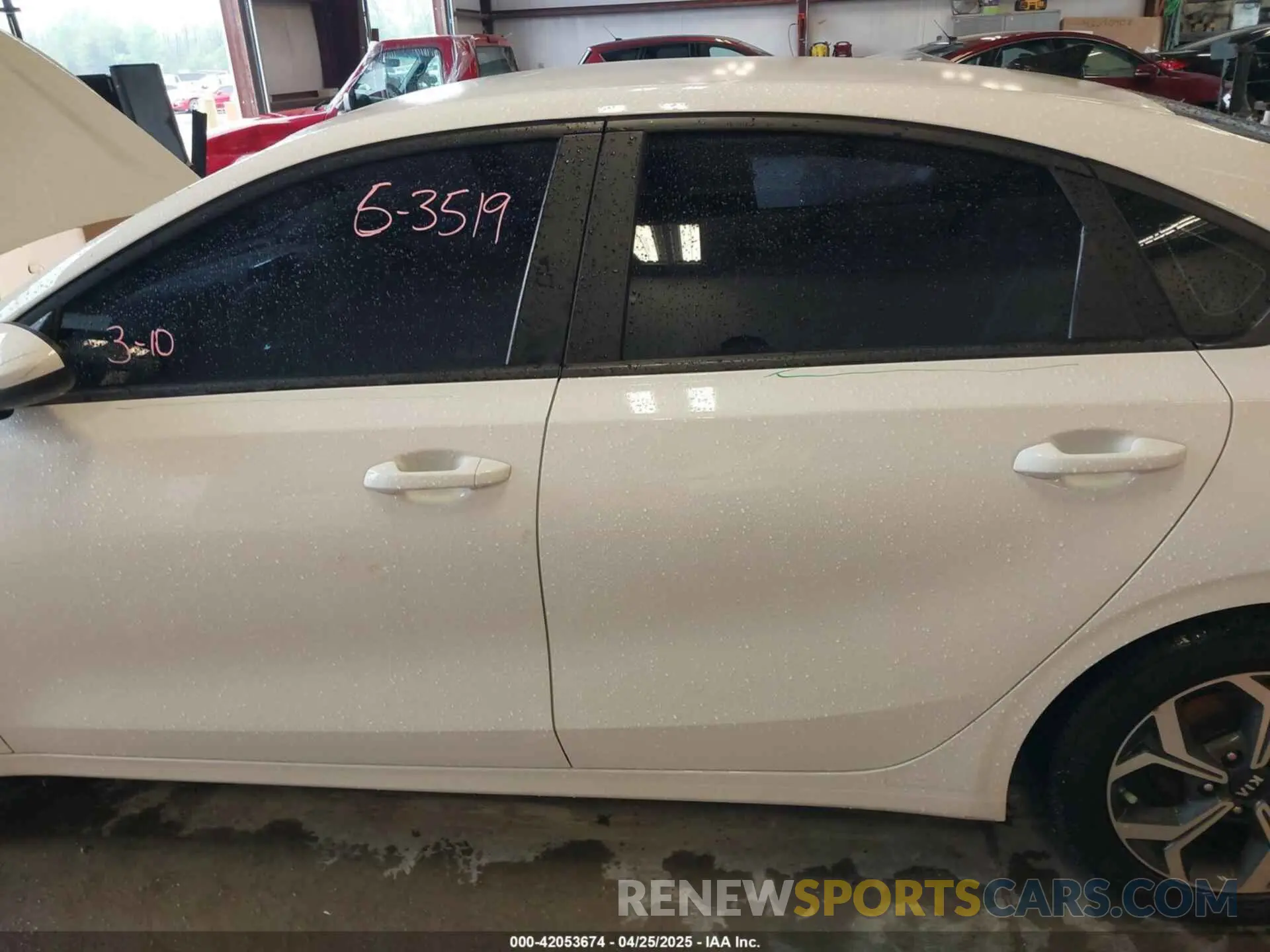 6 Photograph of a damaged car 3KPF24AD3LE243519 KIA FORTE 2020