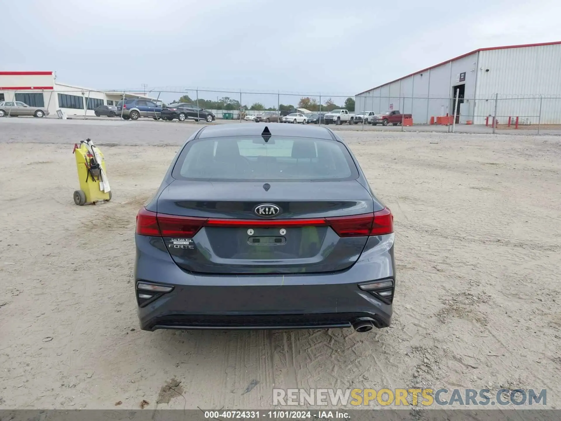 17 Photograph of a damaged car 3KPF24AD3LE246369 KIA FORTE 2020