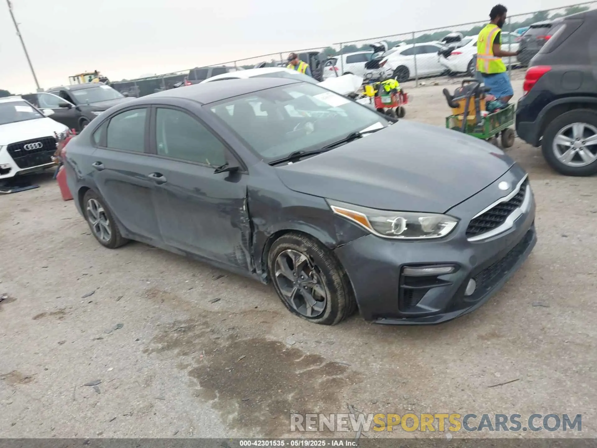 1 Photograph of a damaged car 3KPF24AD3LE252320 KIA FORTE 2020