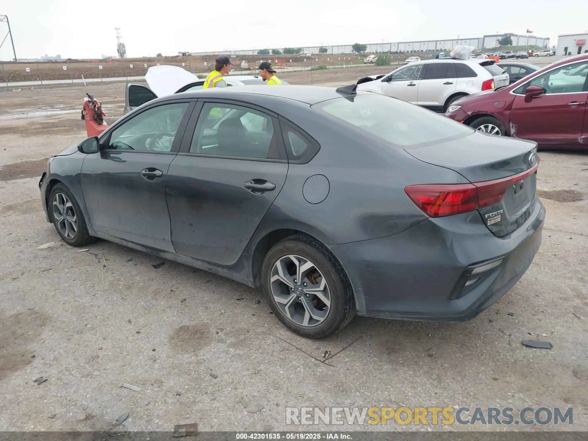 3 Photograph of a damaged car 3KPF24AD3LE252320 KIA FORTE 2020
