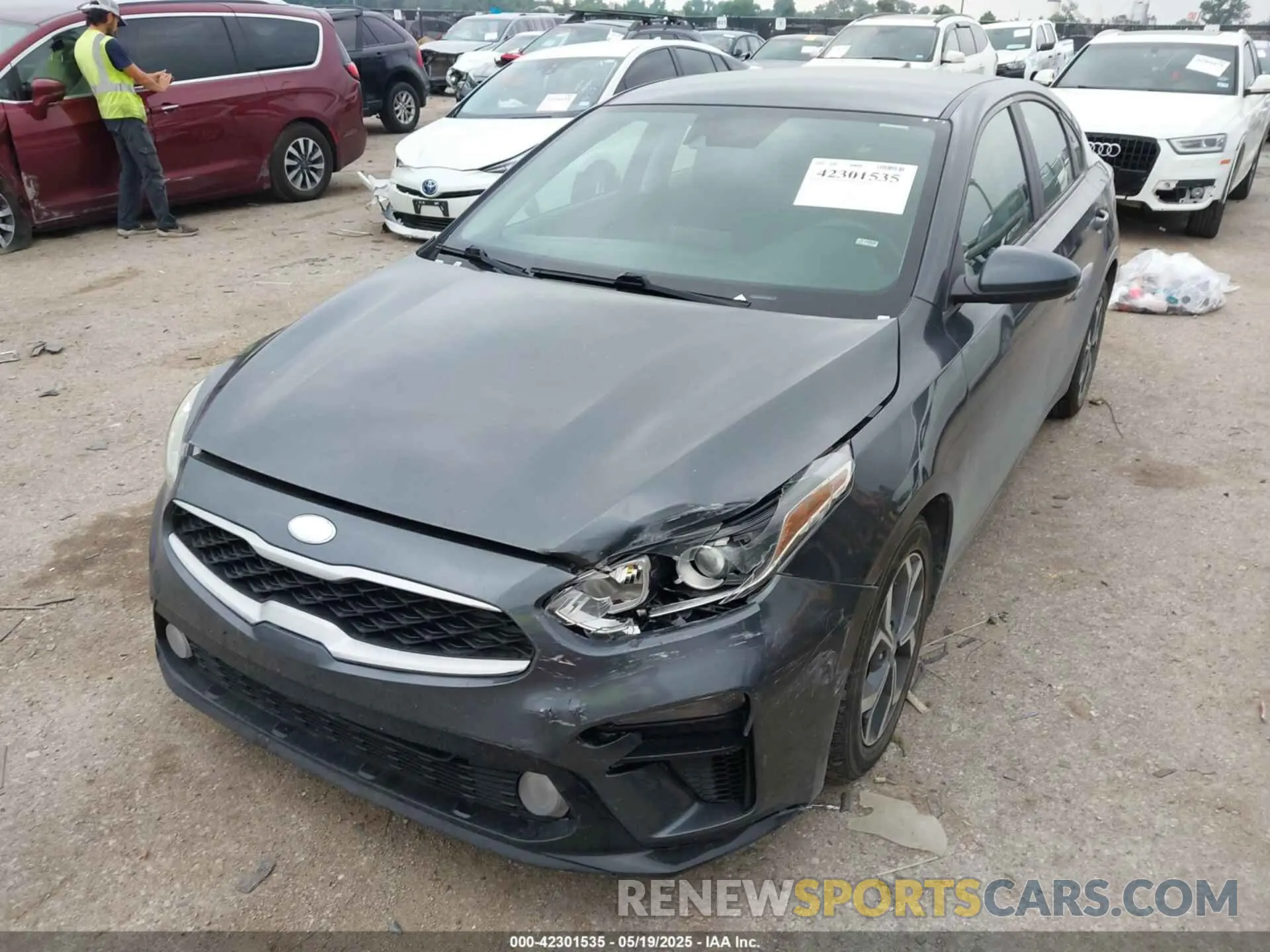 6 Photograph of a damaged car 3KPF24AD3LE252320 KIA FORTE 2020