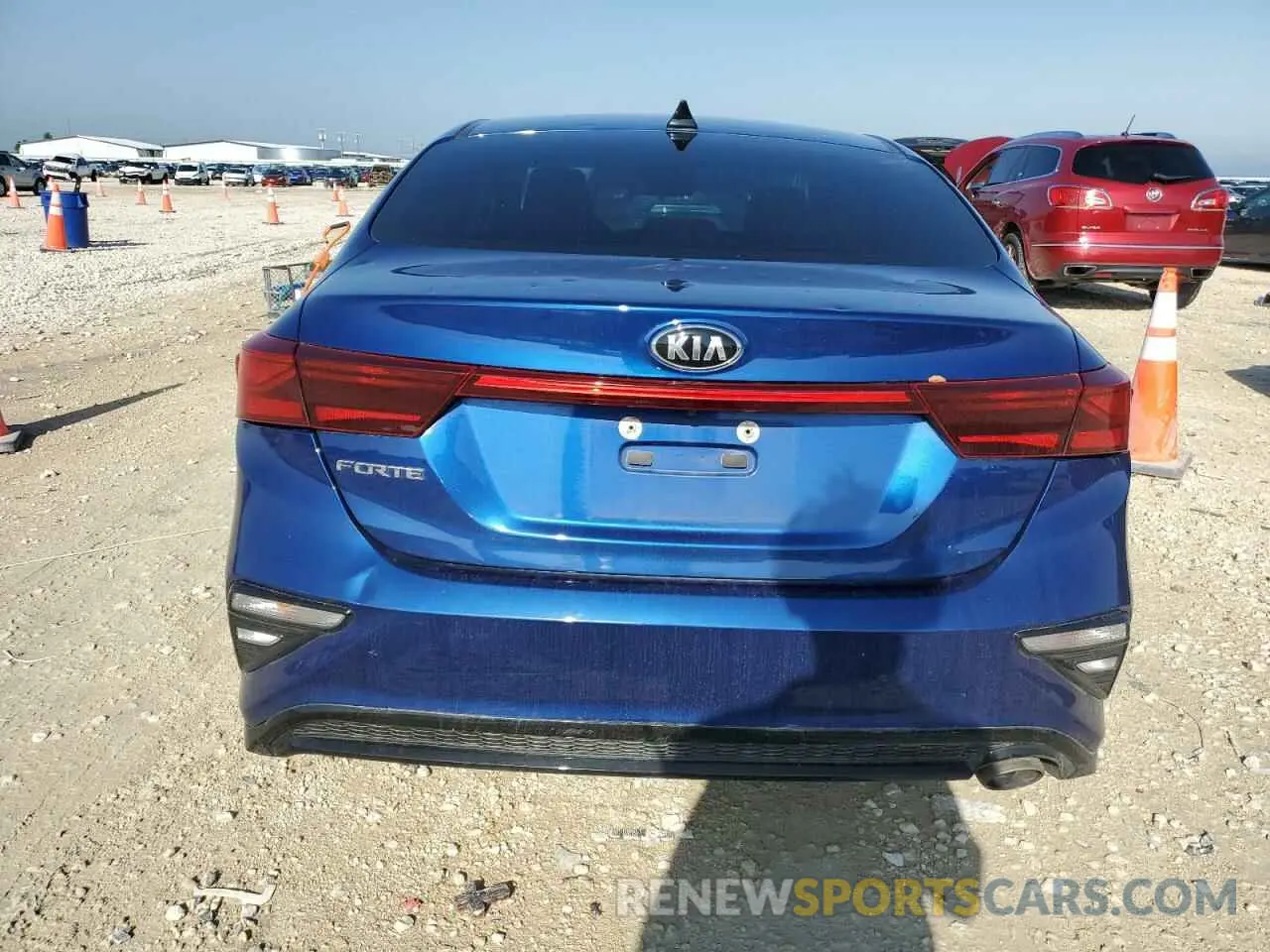 6 Photograph of a damaged car 3KPF24AD3LE256495 KIA FORTE 2020