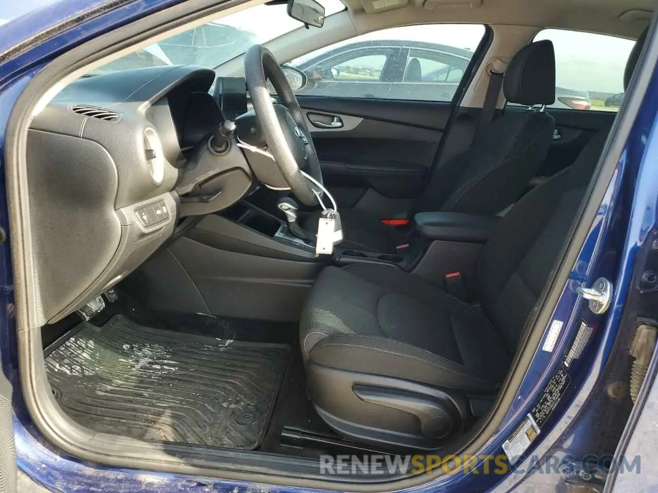 7 Photograph of a damaged car 3KPF24AD3LE256495 KIA FORTE 2020