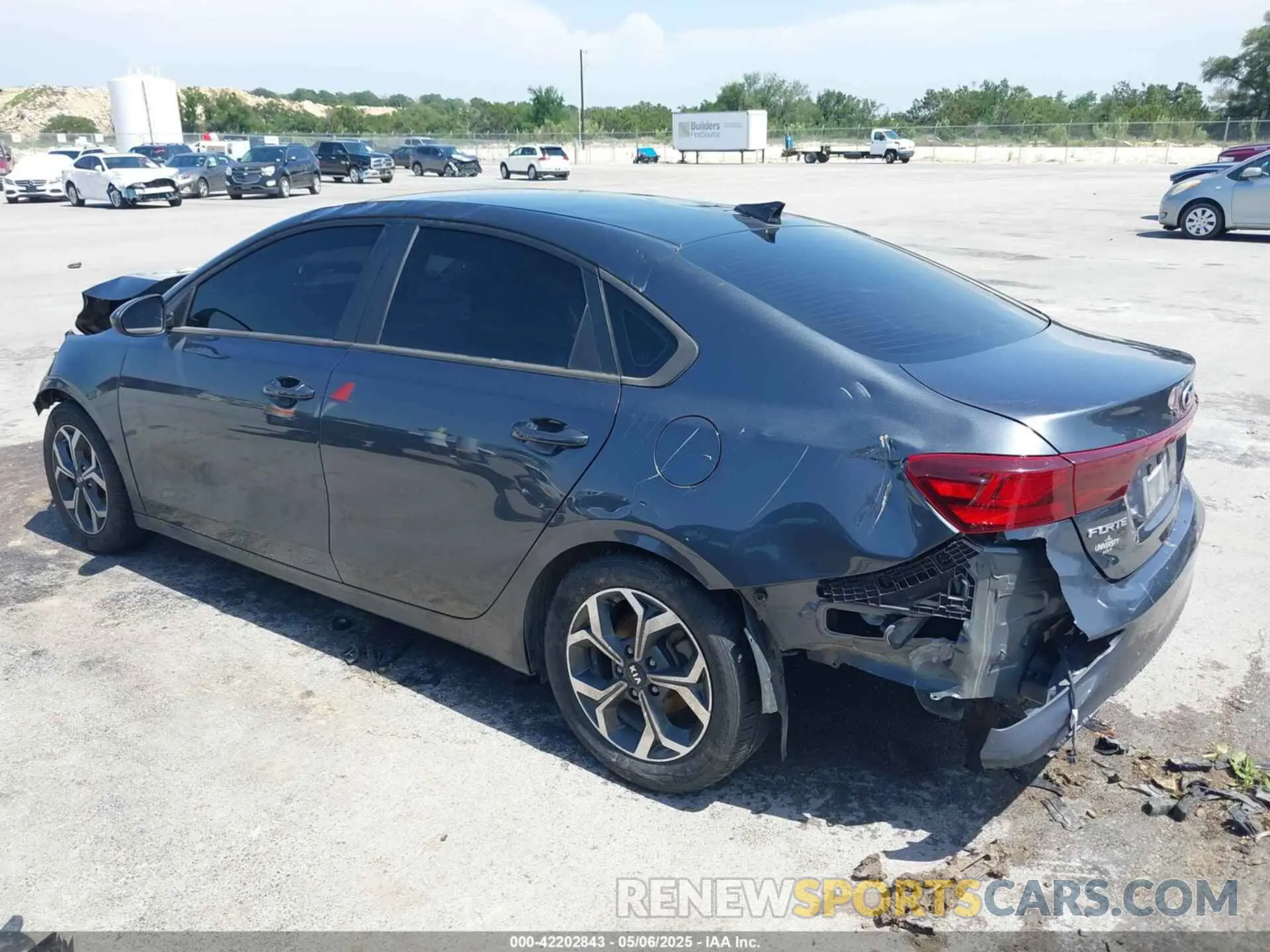 3 Photograph of a damaged car 3KPF24AD3LE260269 KIA FORTE 2020
