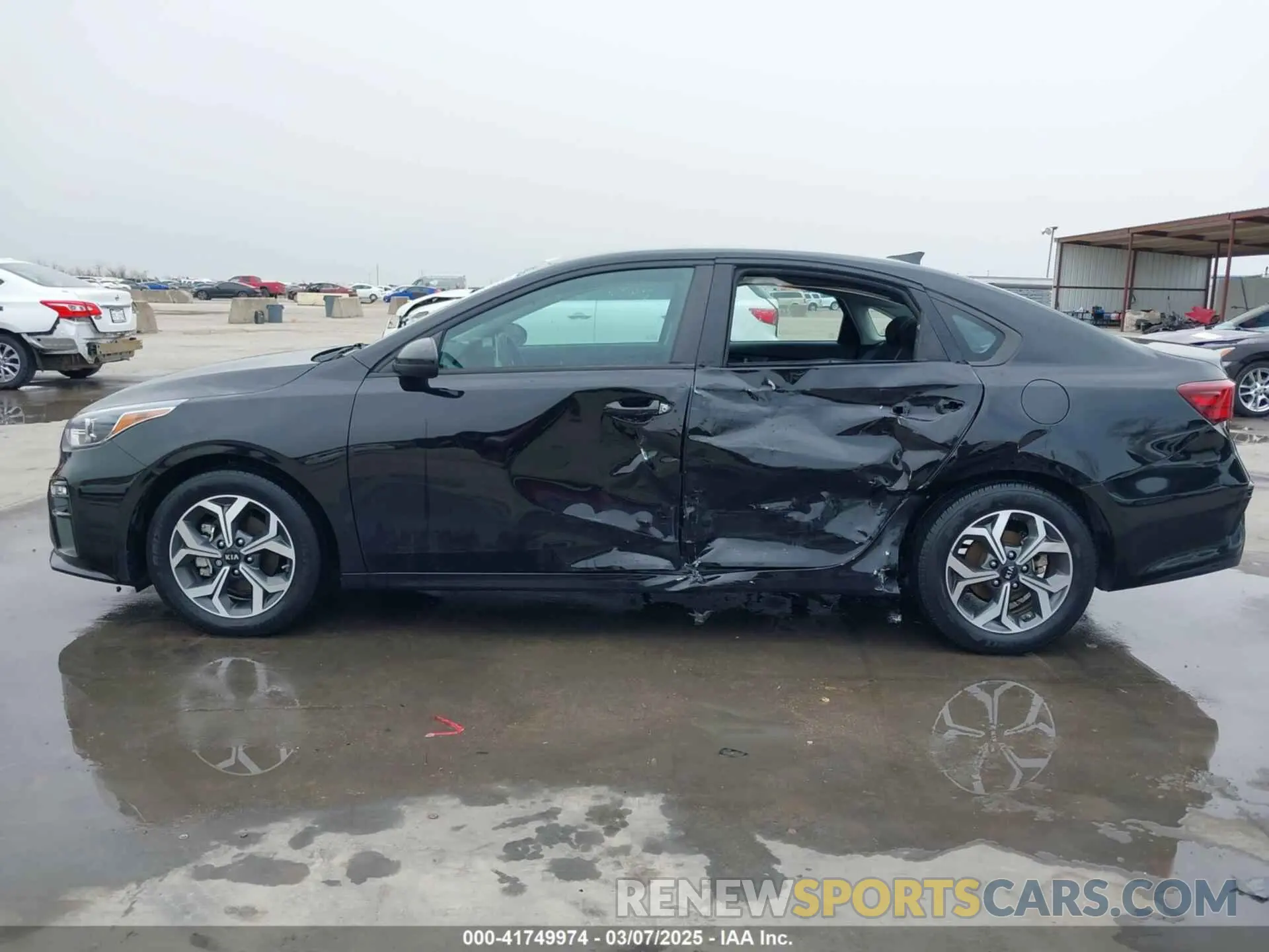 14 Photograph of a damaged car 3KPF24AD3LE260580 KIA FORTE 2020