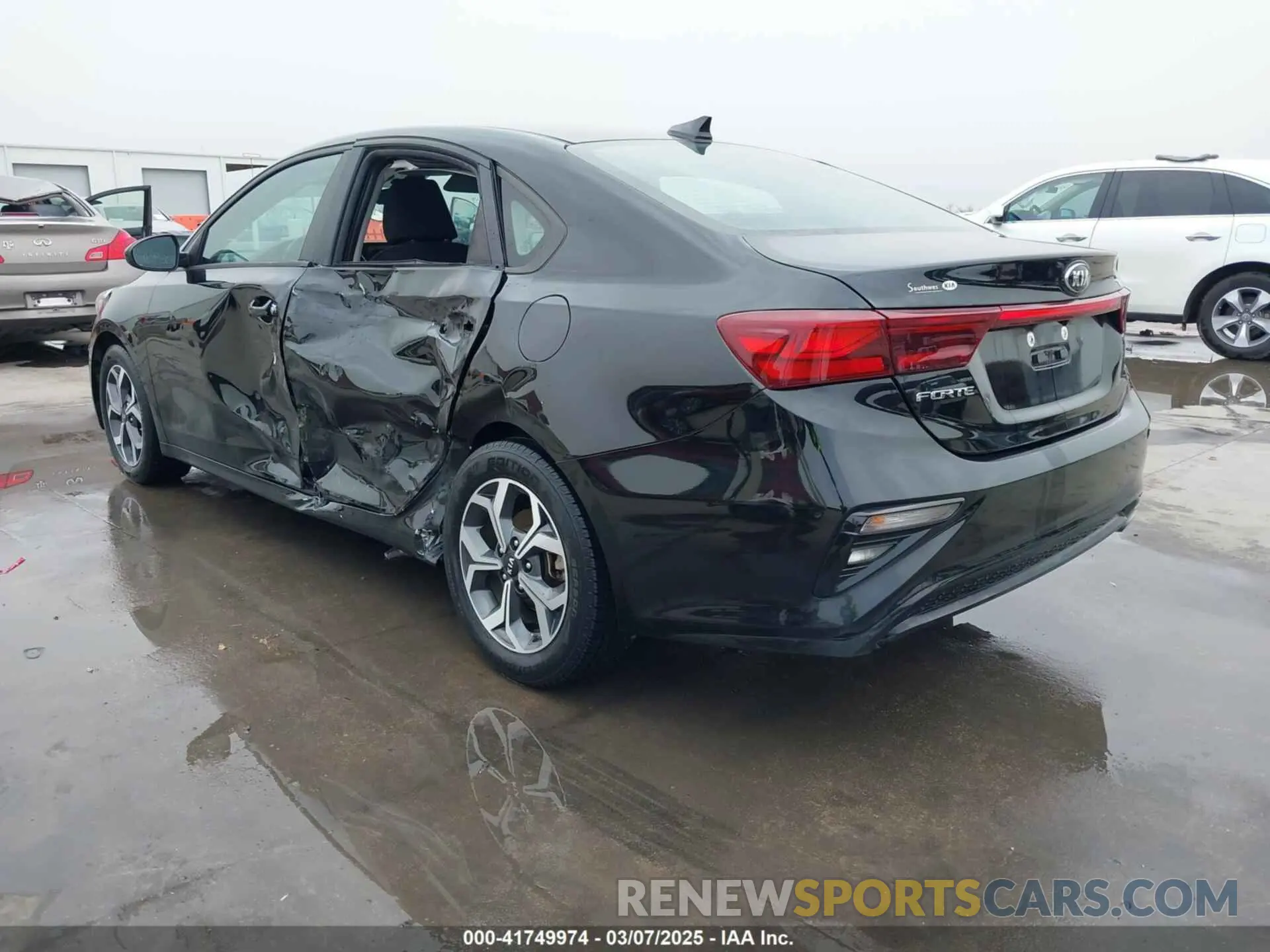 3 Photograph of a damaged car 3KPF24AD3LE260580 KIA FORTE 2020