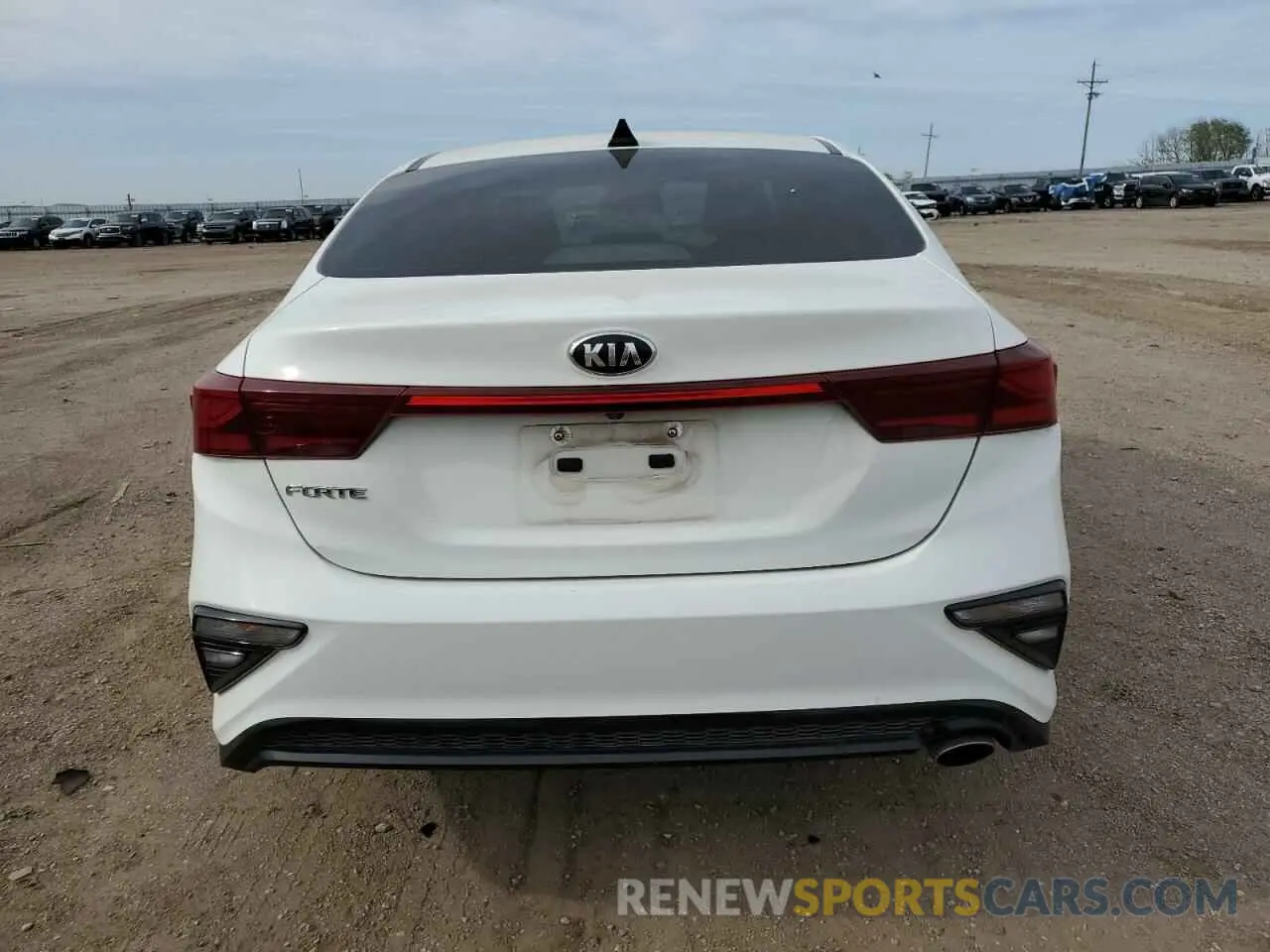 6 Photograph of a damaged car 3KPF24AD3LE261633 KIA FORTE 2020