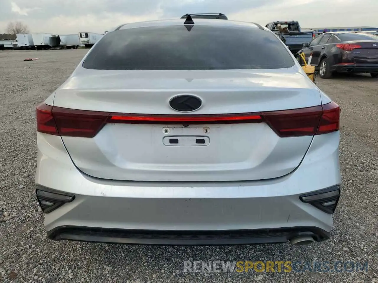 6 Photograph of a damaged car 3KPF24AD4LE155269 KIA FORTE 2020