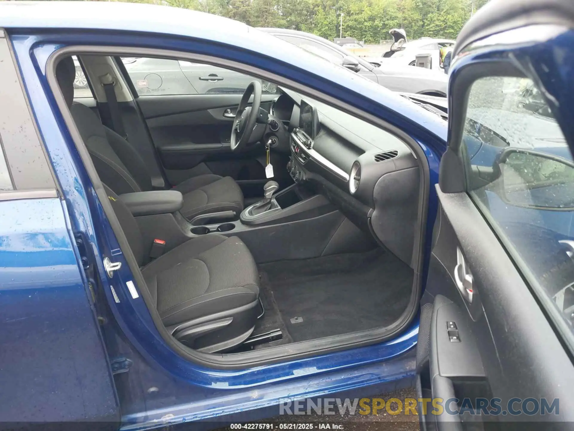 5 Photograph of a damaged car 3KPF24AD4LE163436 KIA FORTE 2020