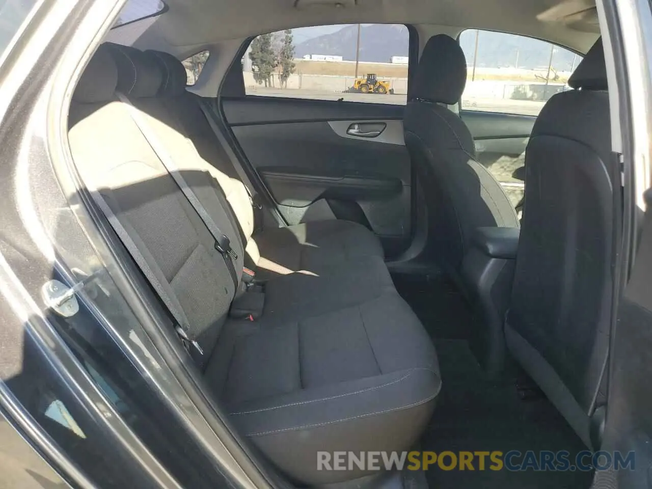 10 Photograph of a damaged car 3KPF24AD4LE165980 KIA FORTE 2020
